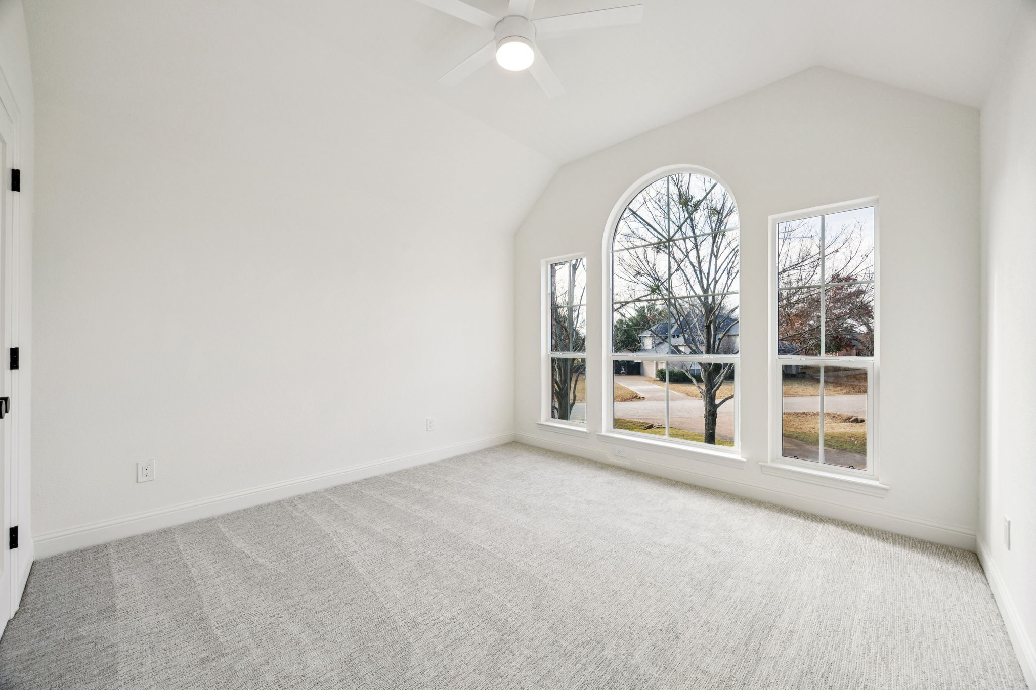 104 Royal Oaks Drive
