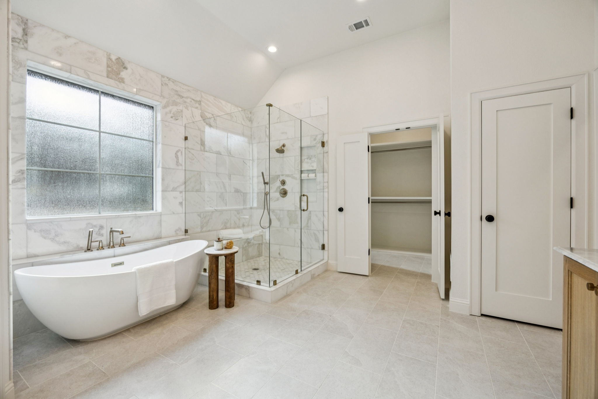 104 Royal Oaks Drive