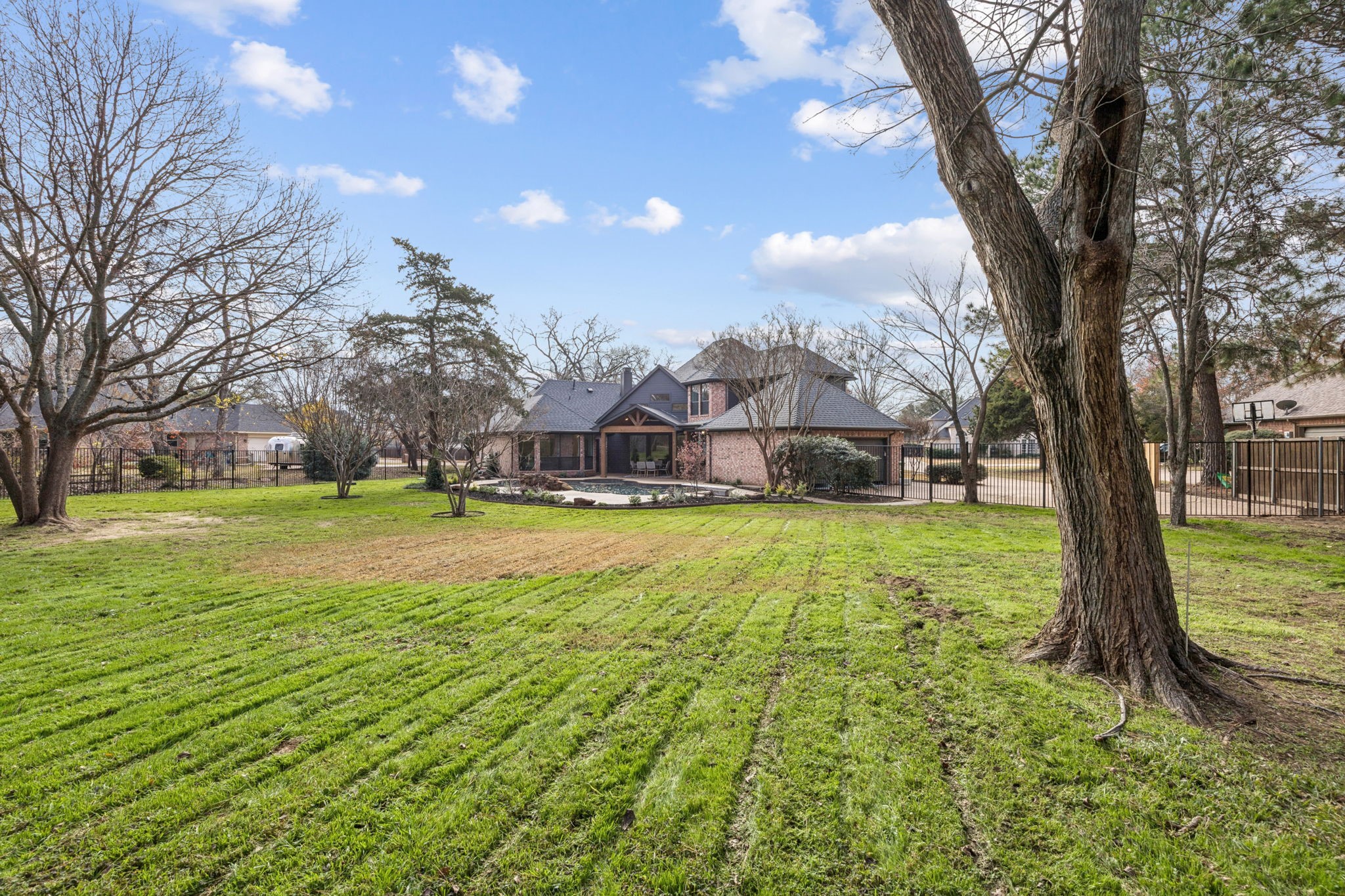 104 Royal Oaks Drive