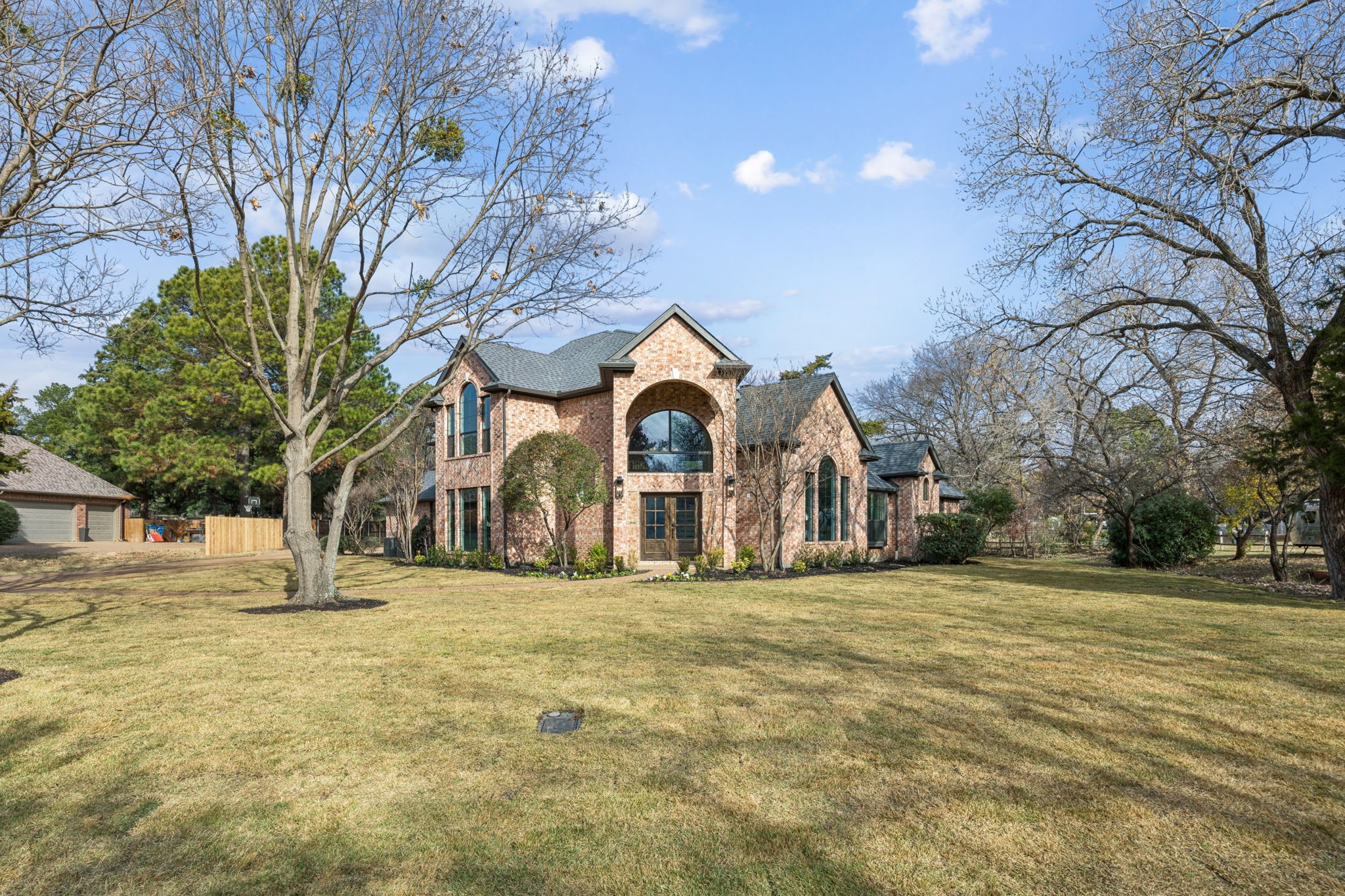 104 Royal Oaks Drive