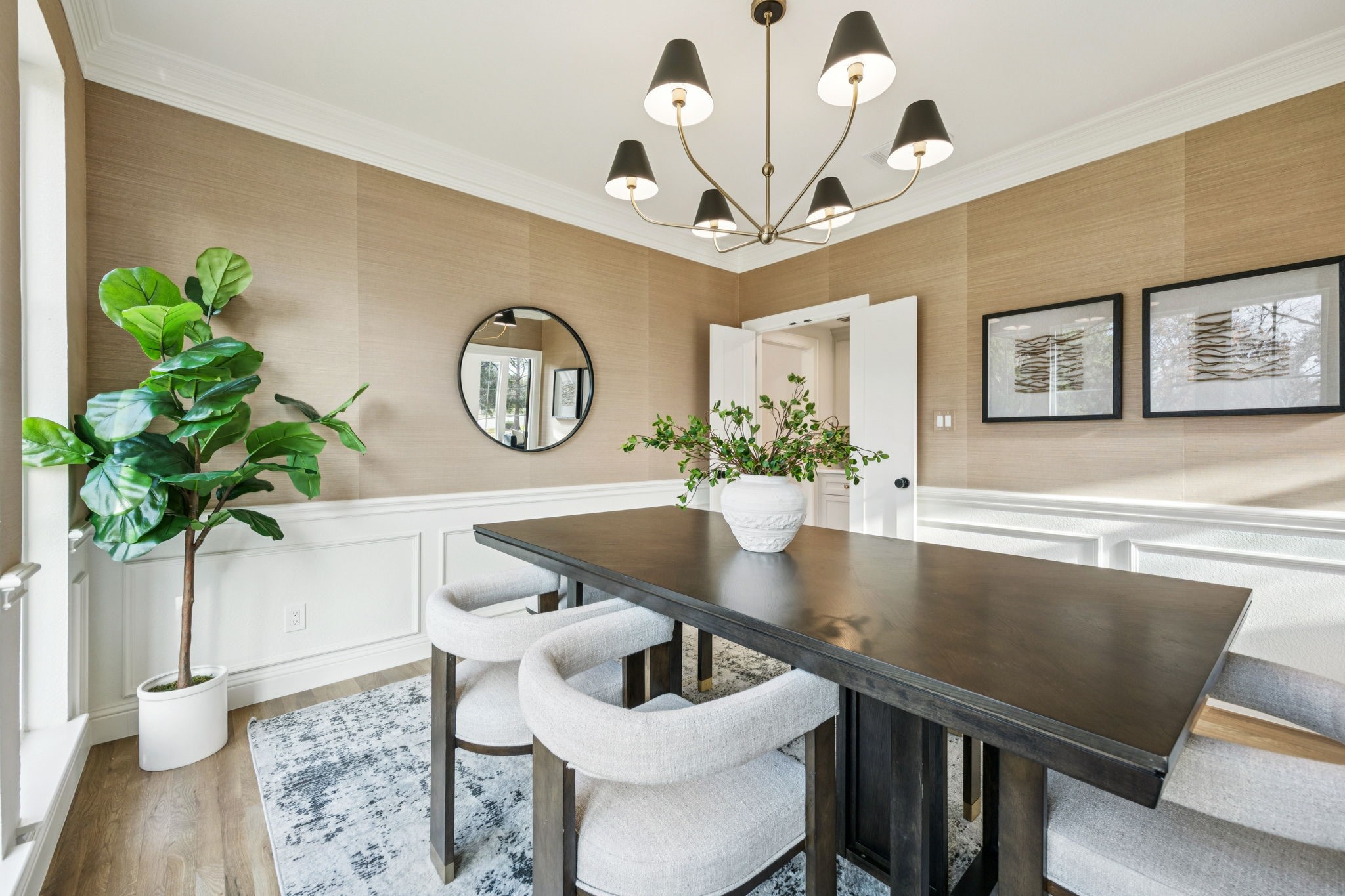 104 Royal Oaks Drive