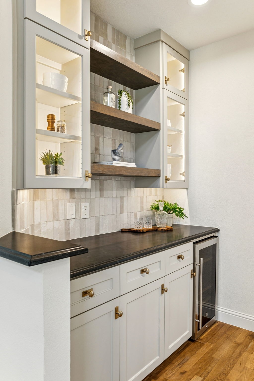 104 Royal Oaks Drive