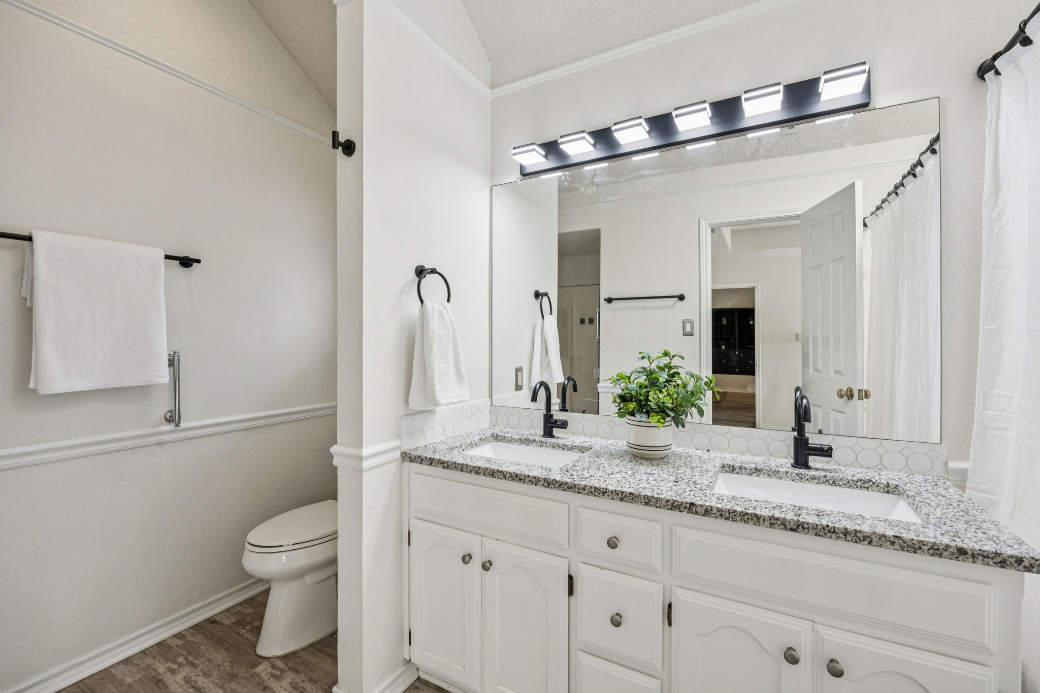 2900 Christopher Drive