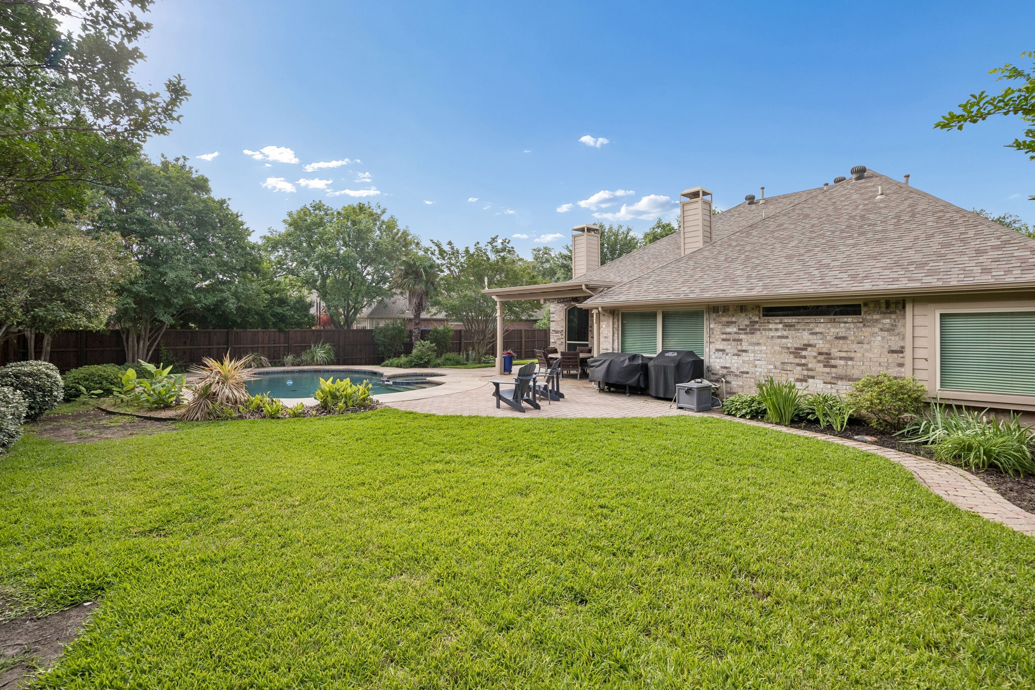 1420 Oakwood Court