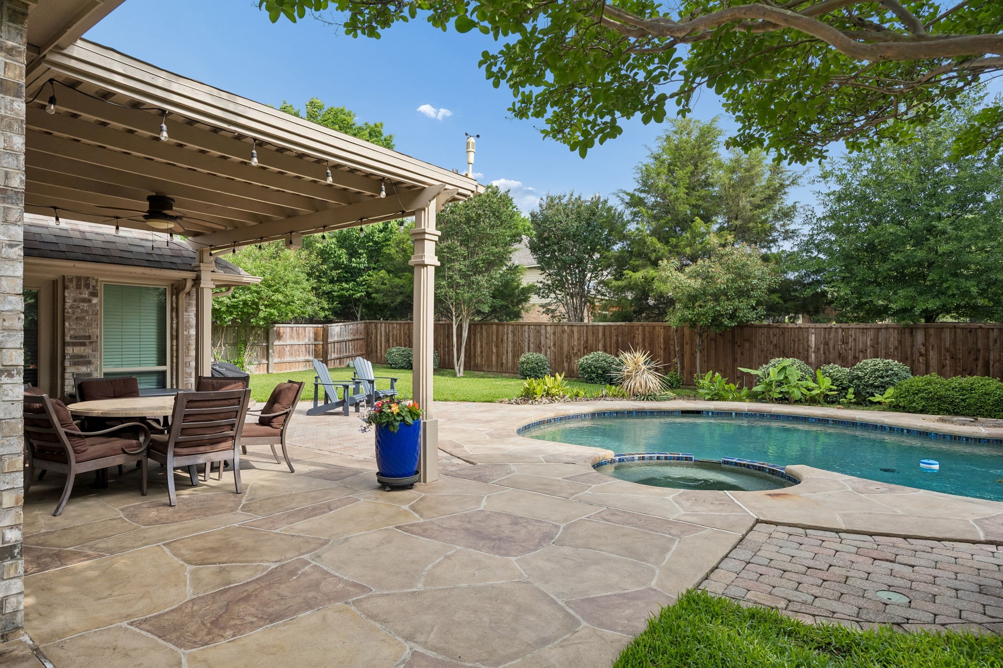 1420 Oakwood Court