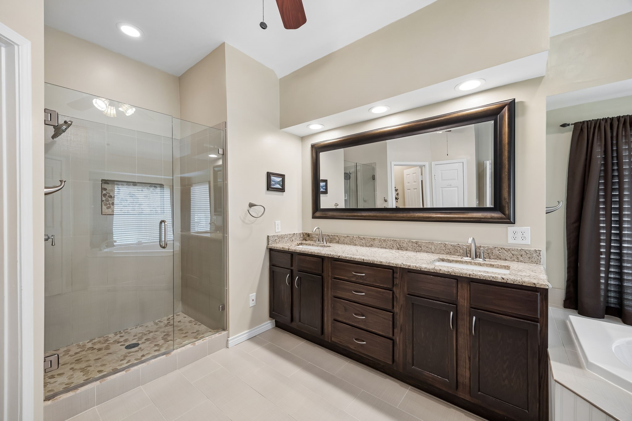 1420 Oakwood Court