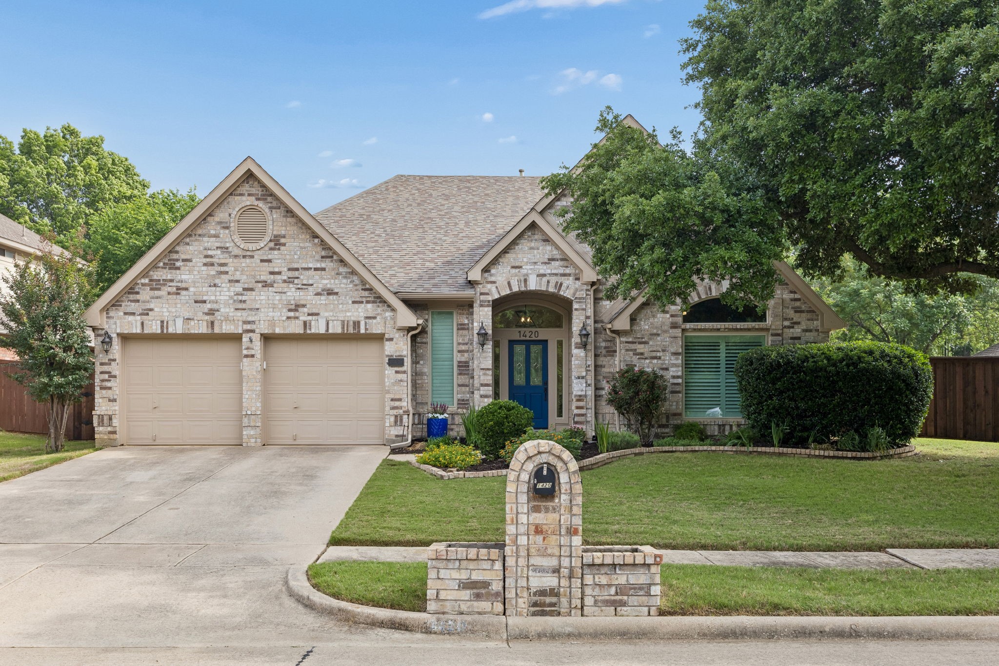 1420 Oakwood Court