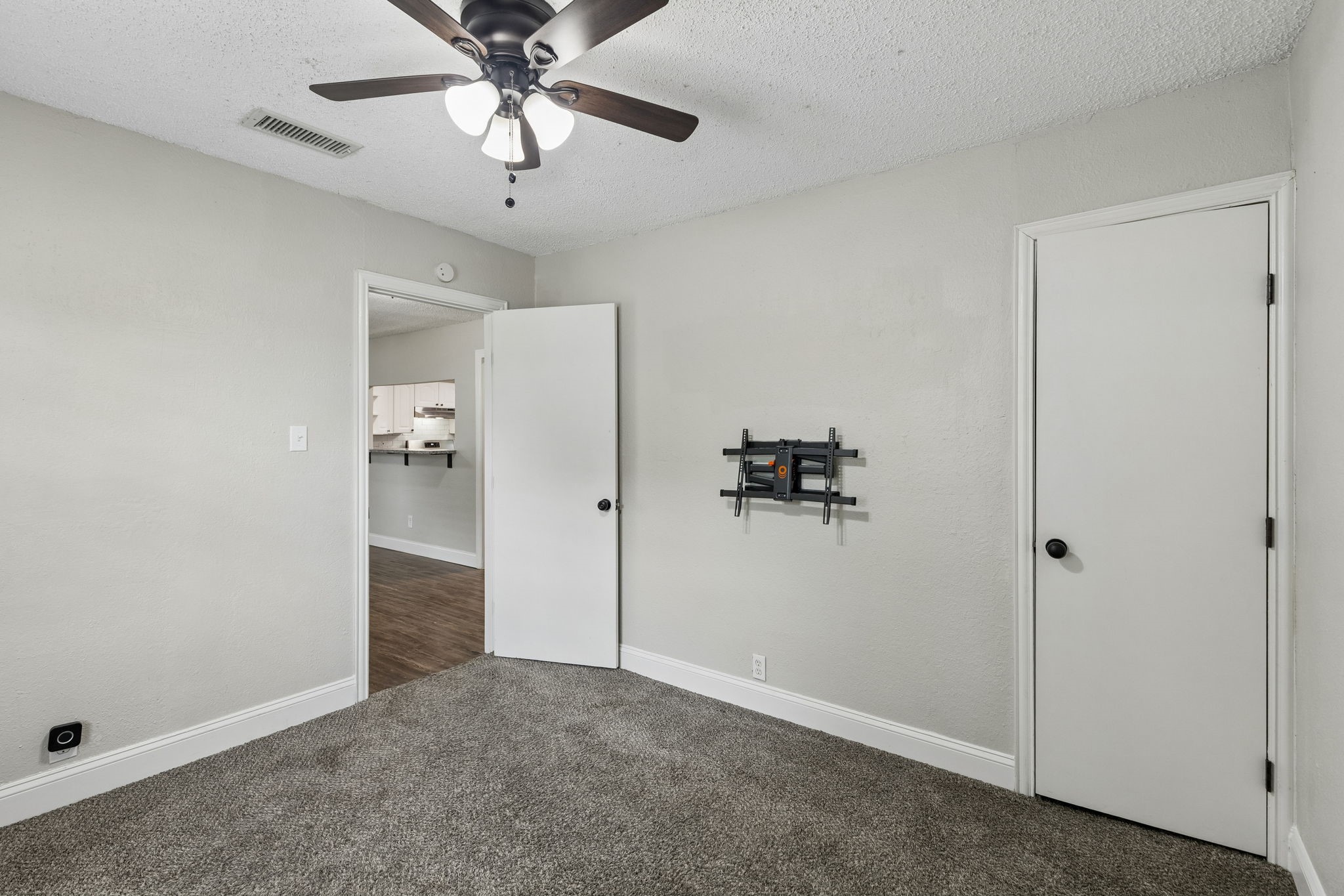 1613 Dale Place
