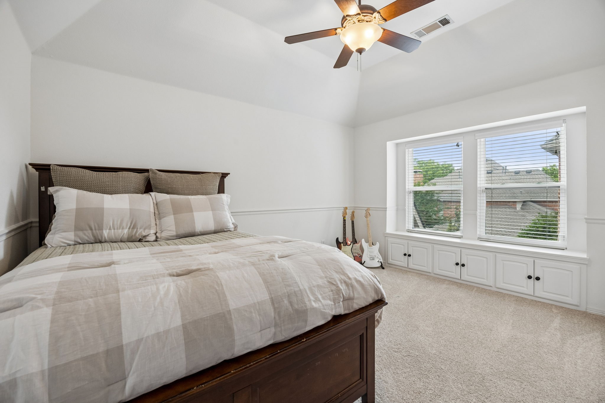 4815 Aurora Court