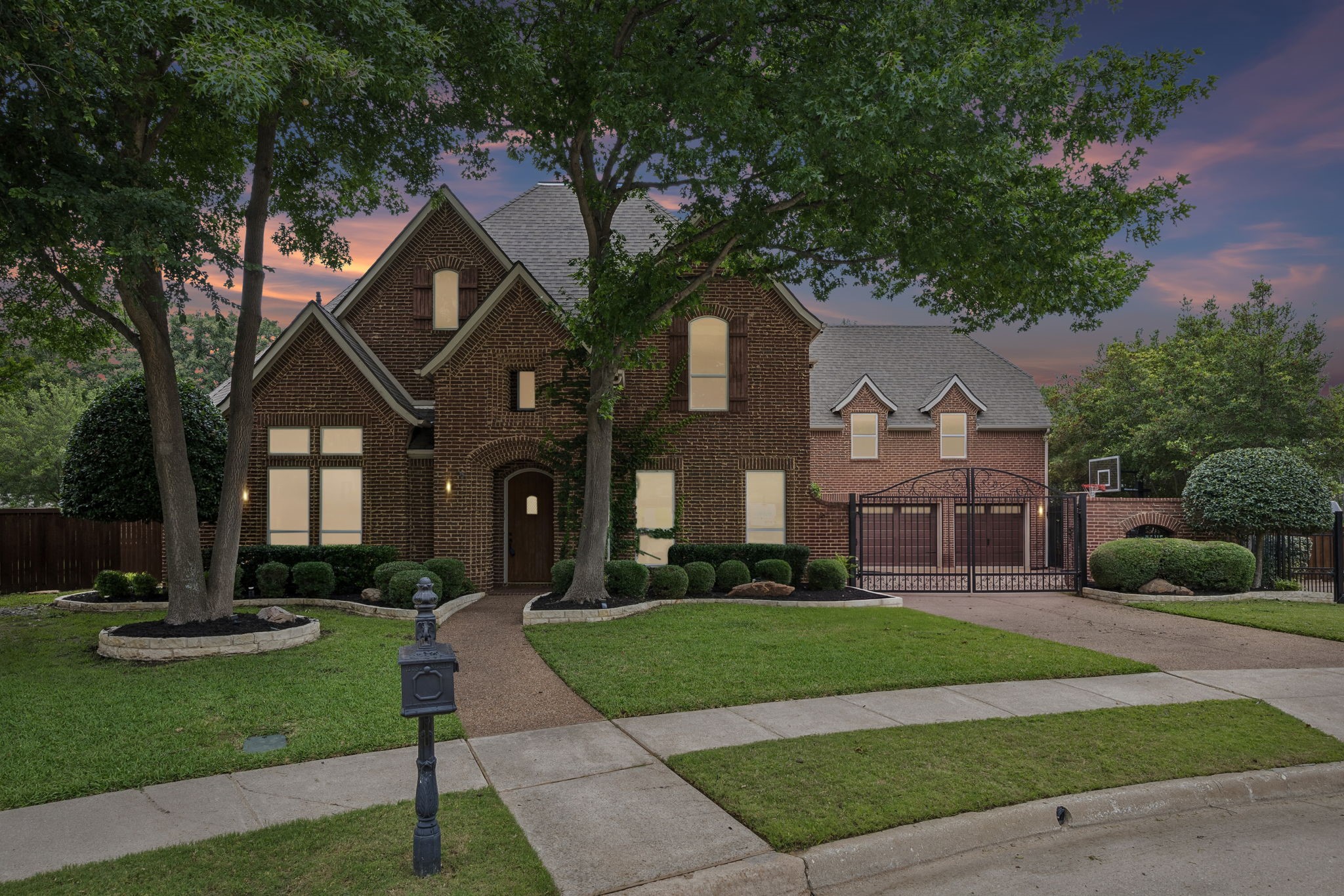4815 Aurora Court