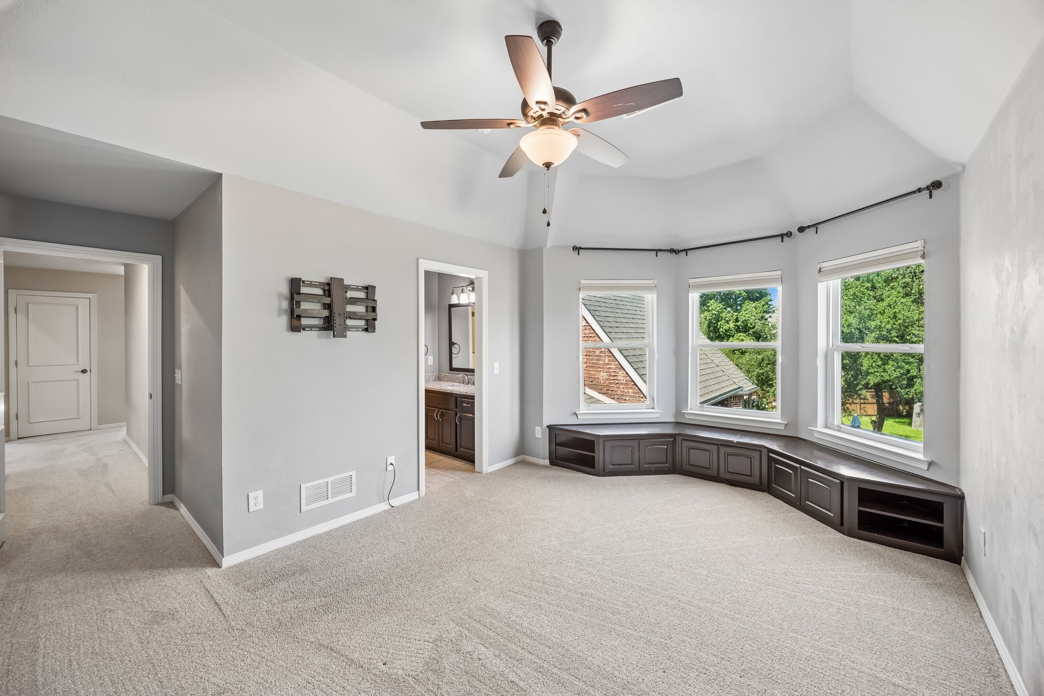 4815 Aurora Court