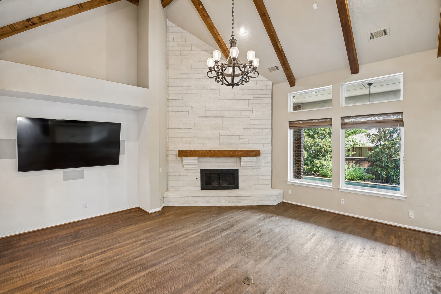 4815 Aurora Court