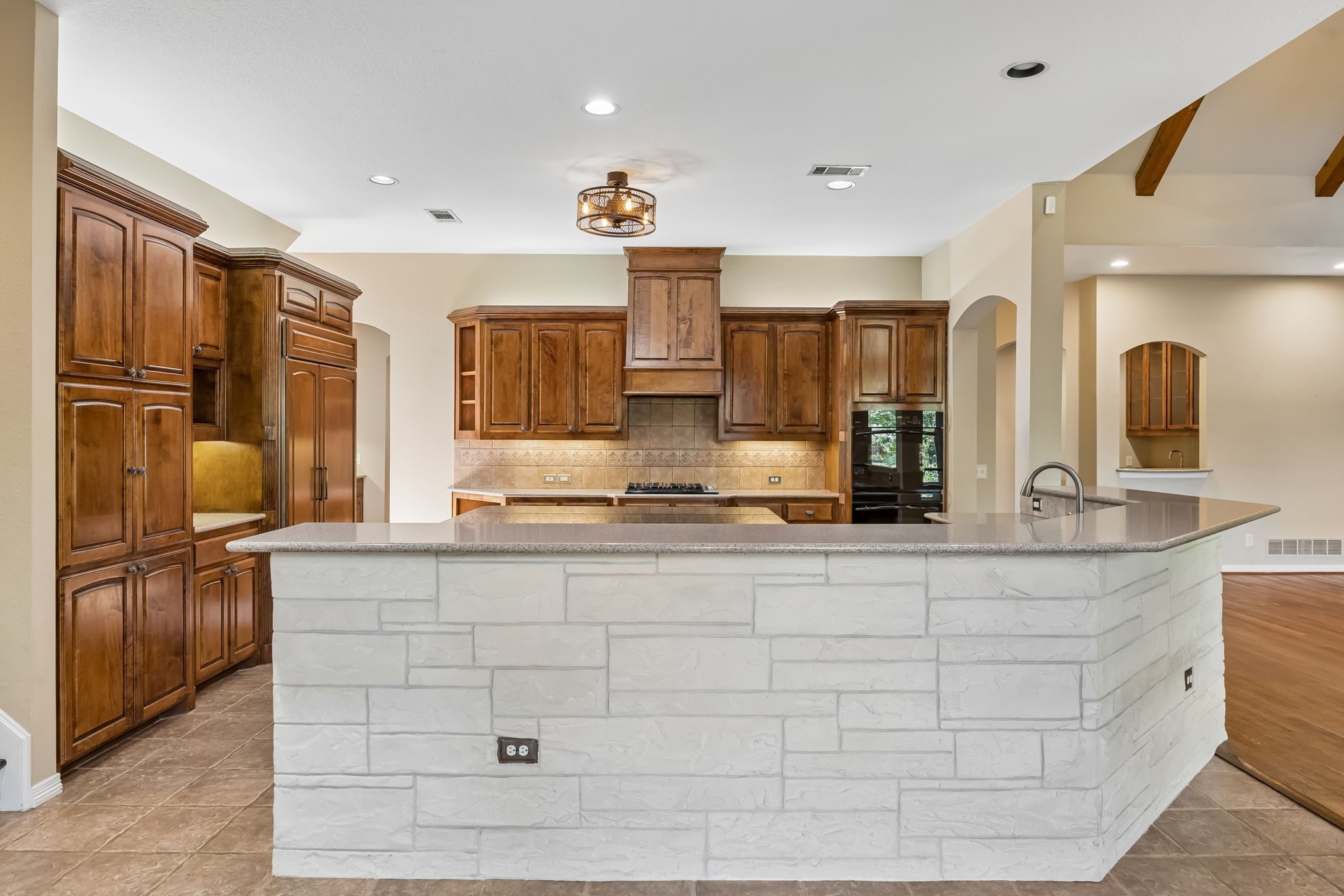 4815 Aurora Court