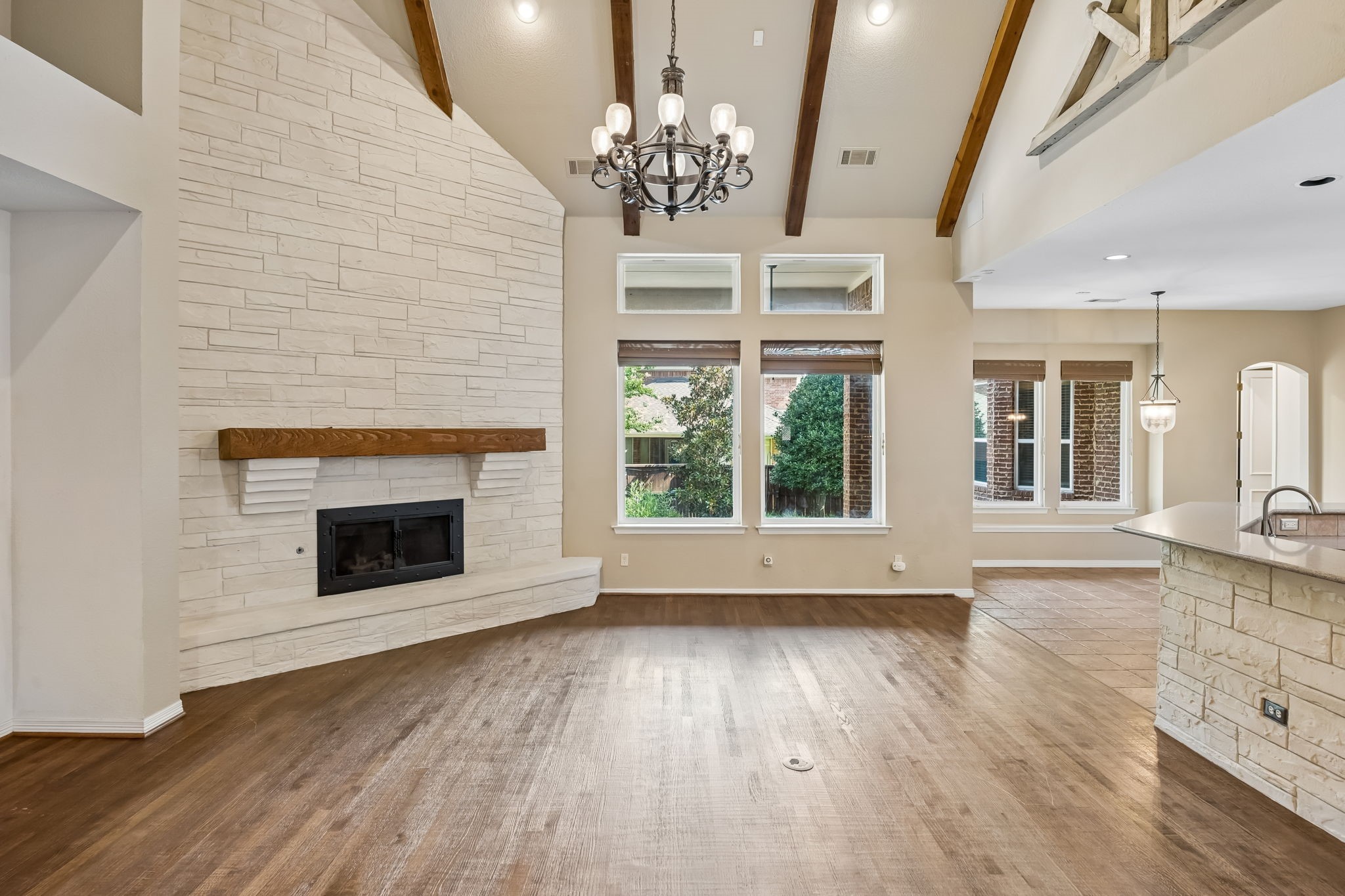 4815 Aurora Court