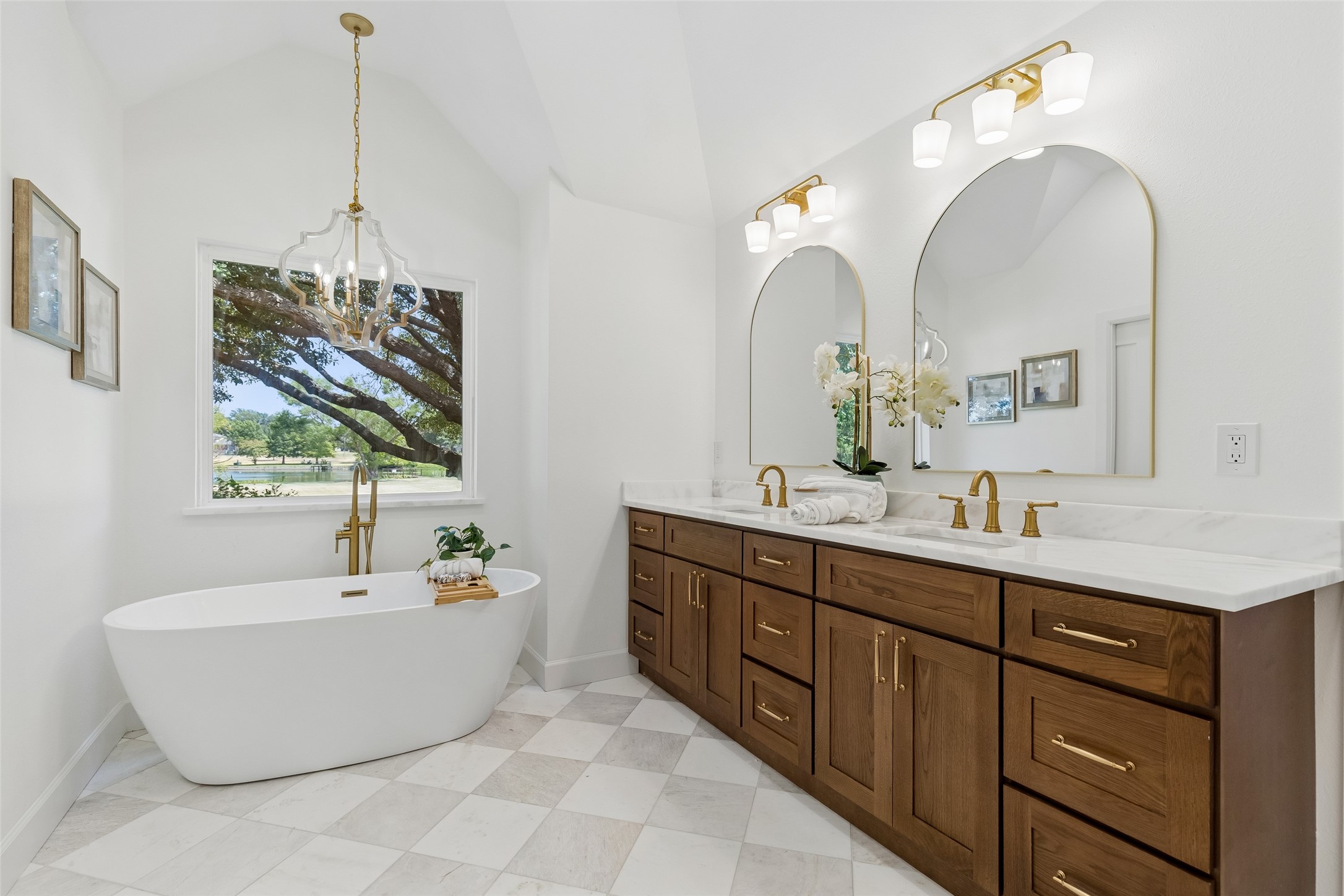 131 Oak Grove Circle