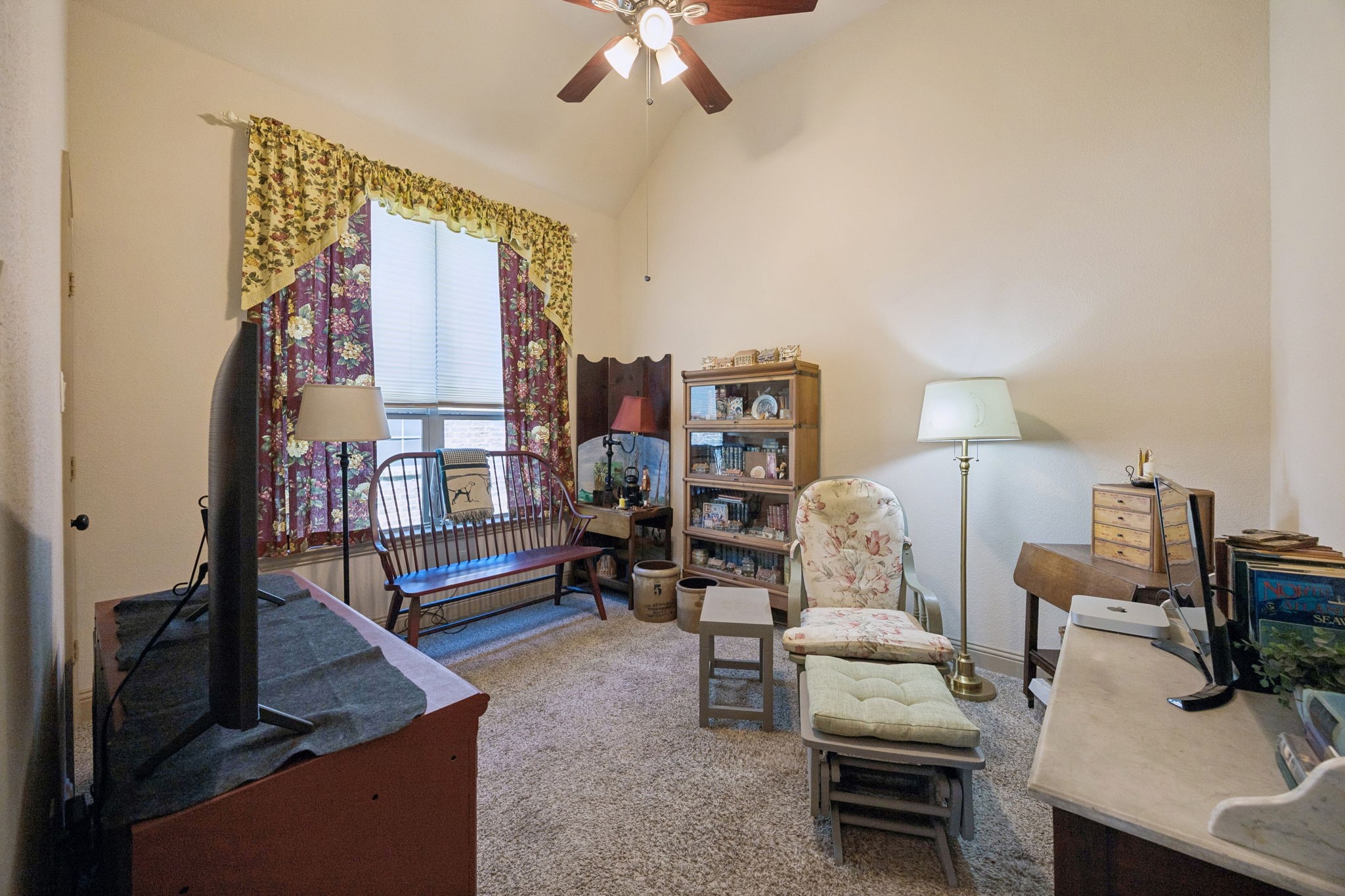 586 Bordeaux Drive