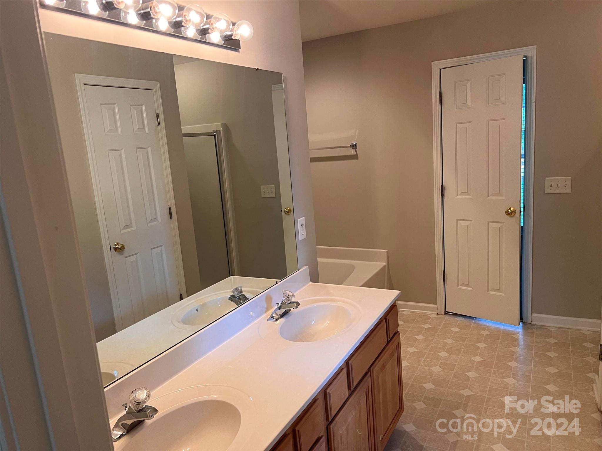 872 Thistledown Drive