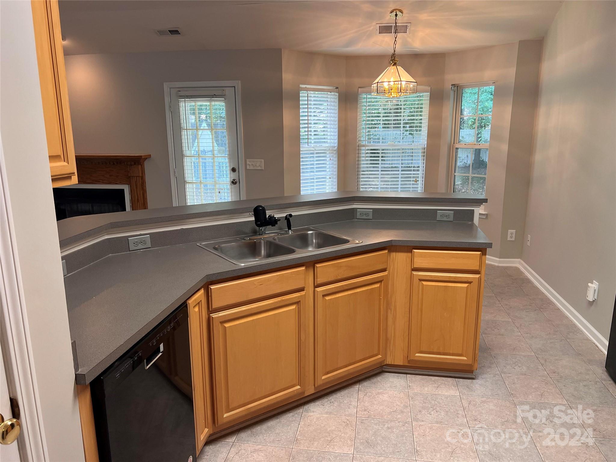 872 Thistledown Drive