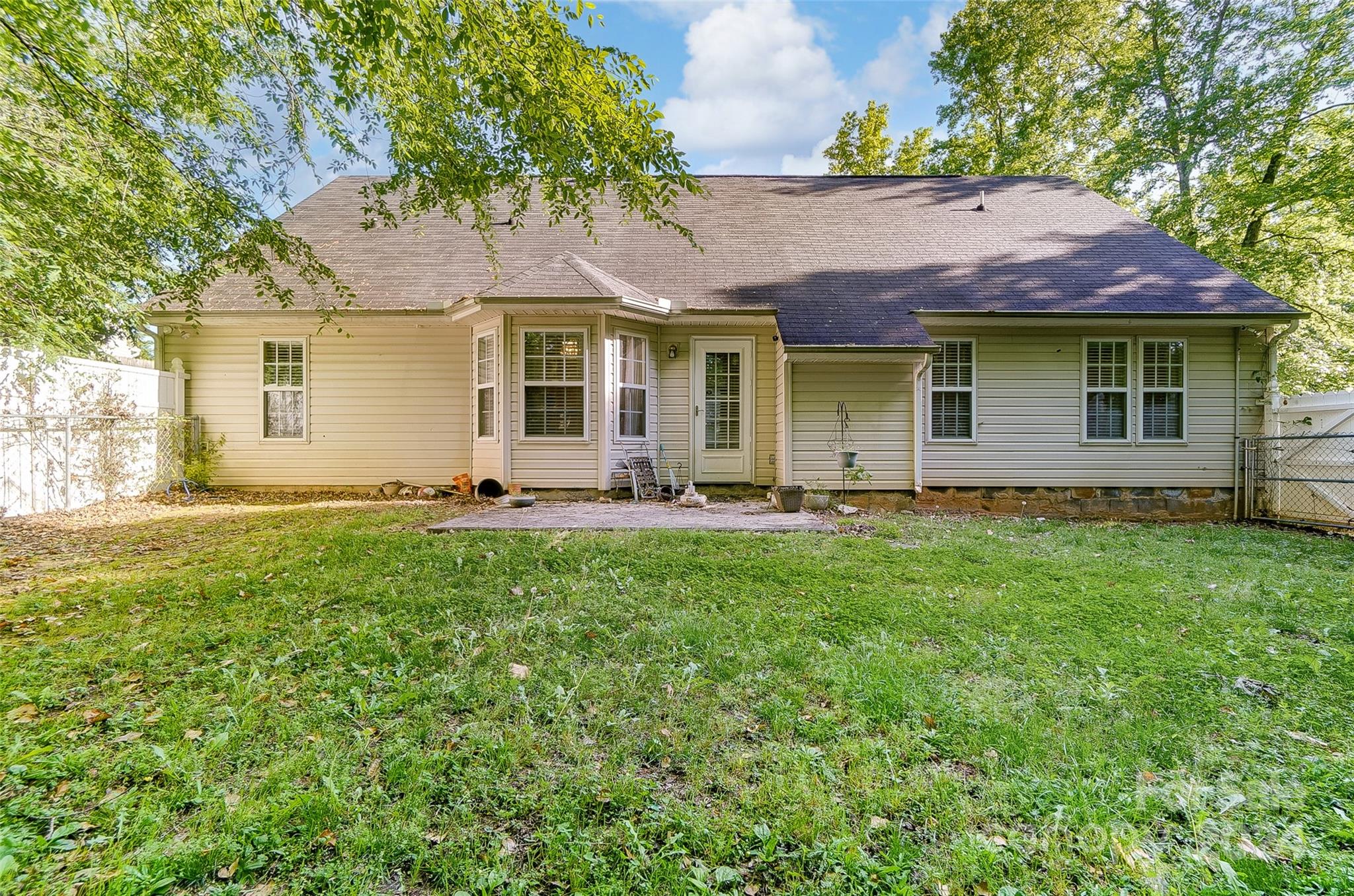 872 Thistledown Drive