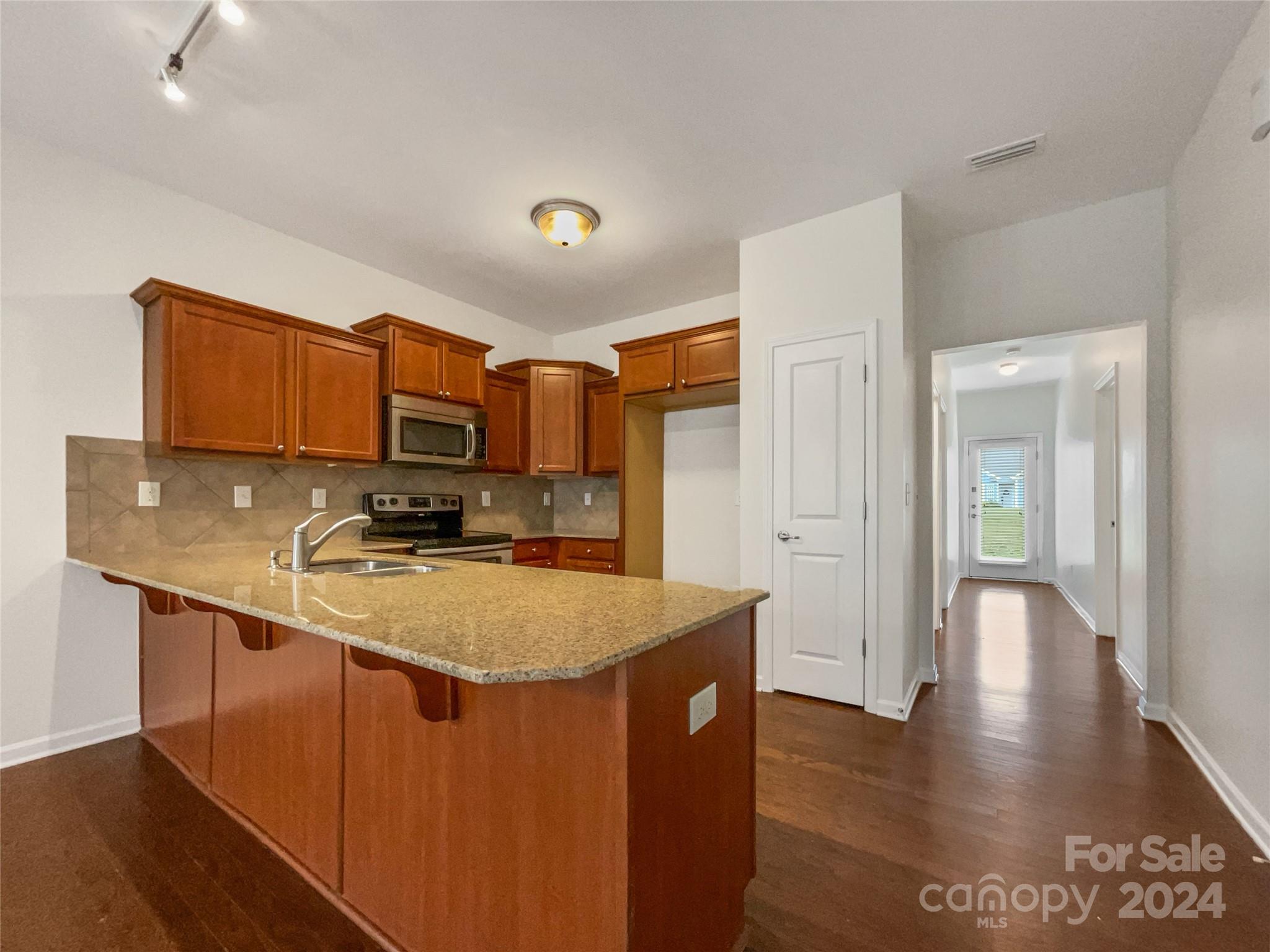 24589 Blue Heron Circle