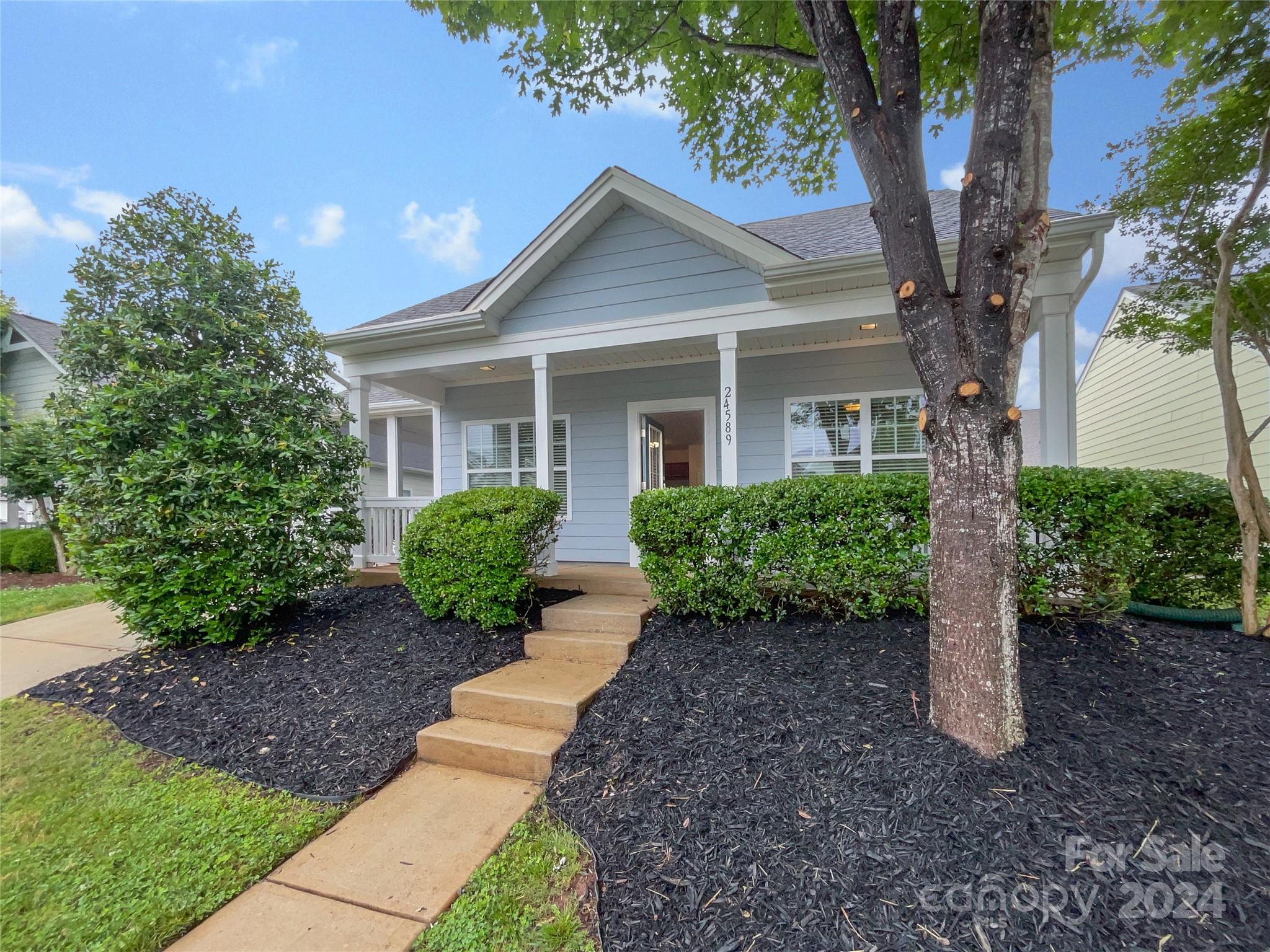 24589 Blue Heron Circle