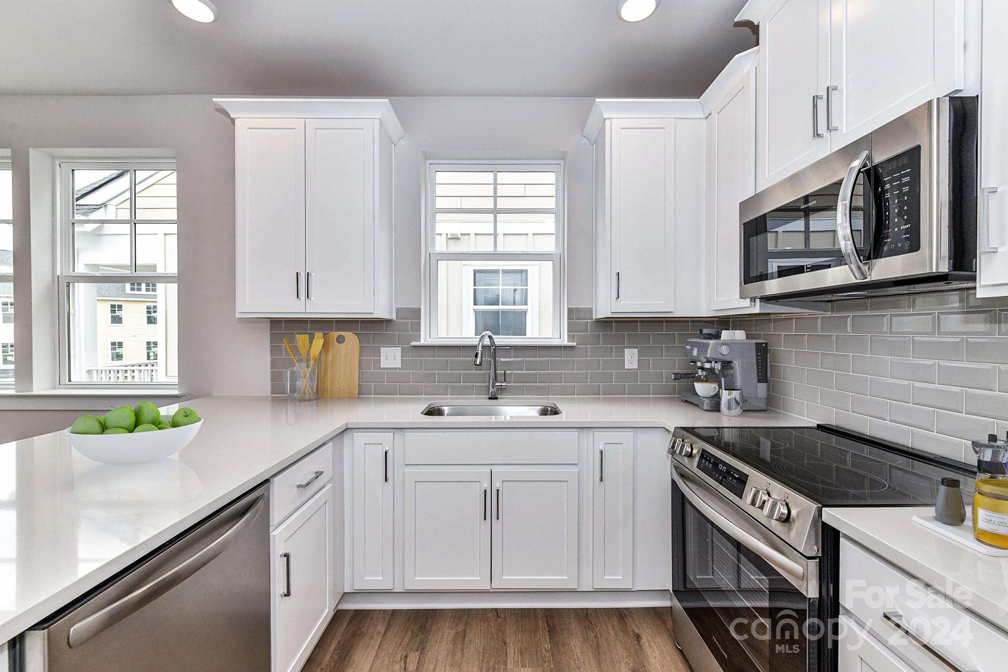 723 Beaty Street Unit: 4