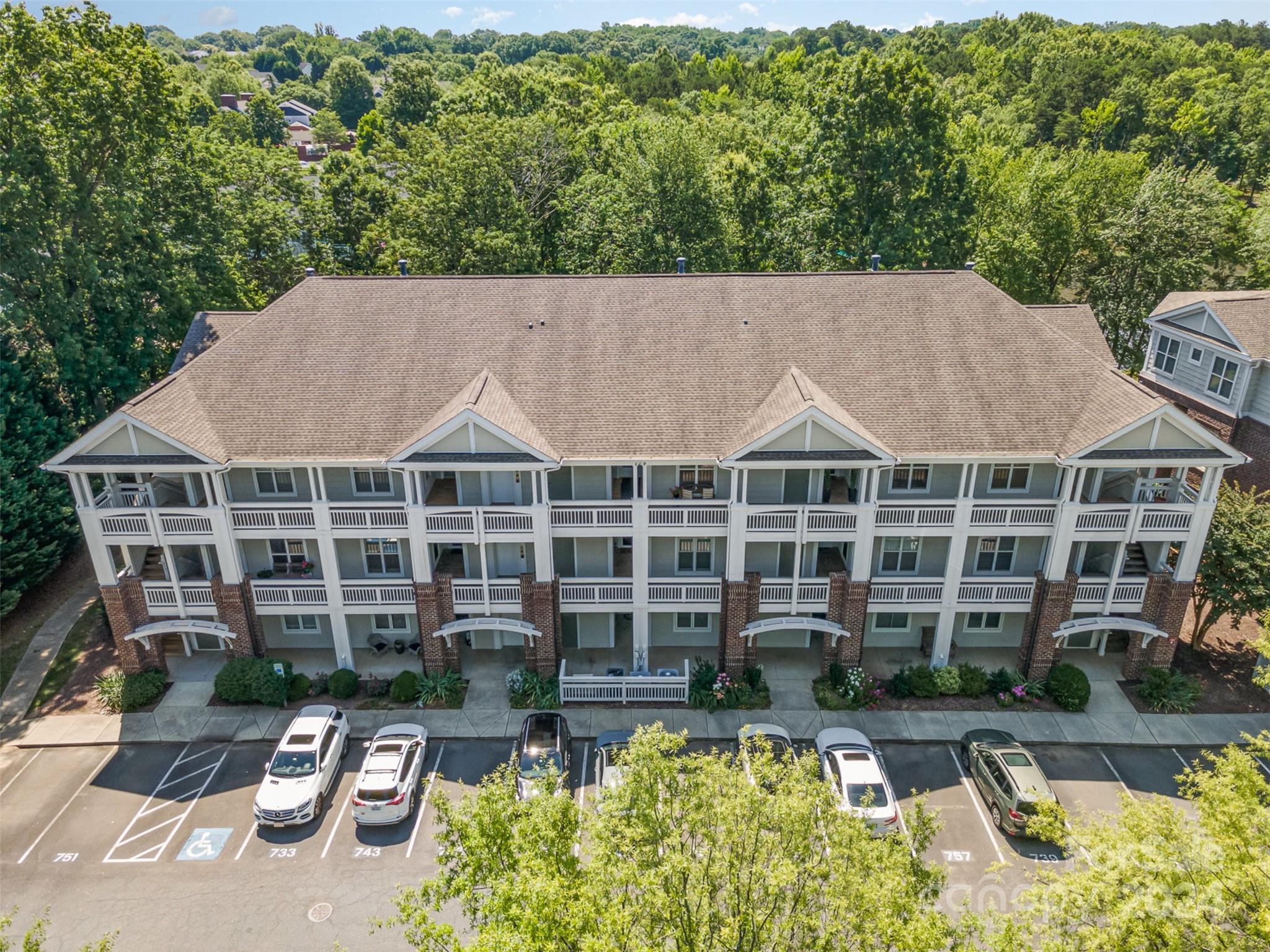 749 Peninsula Drive