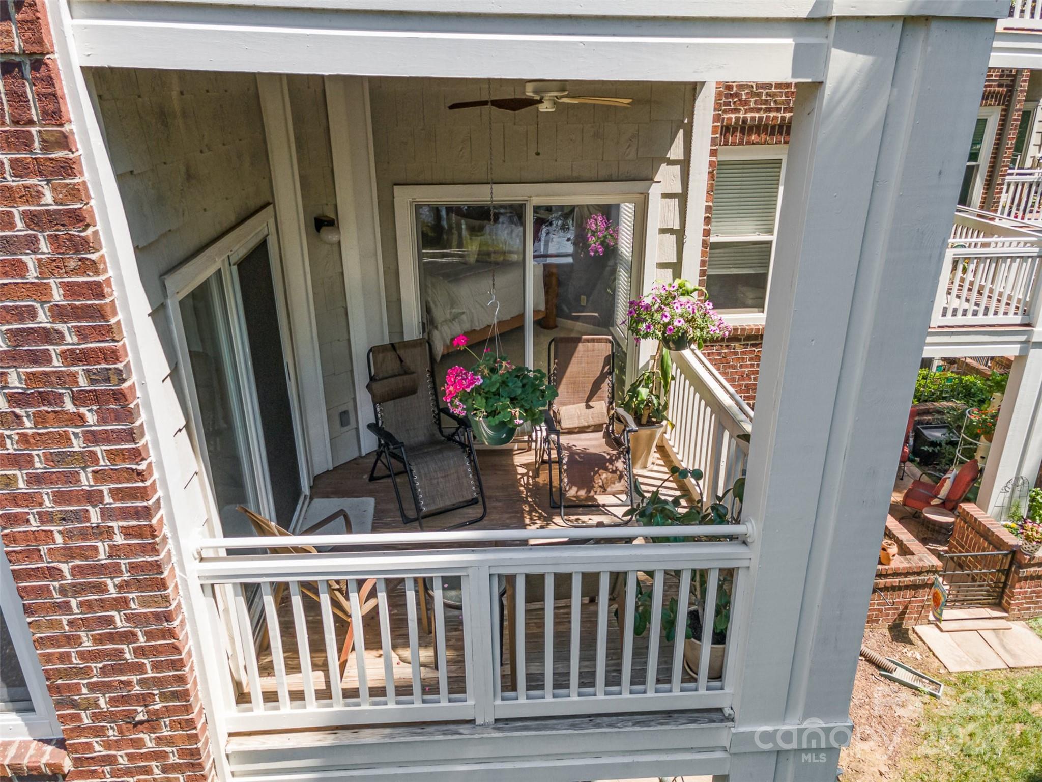749 Peninsula Drive