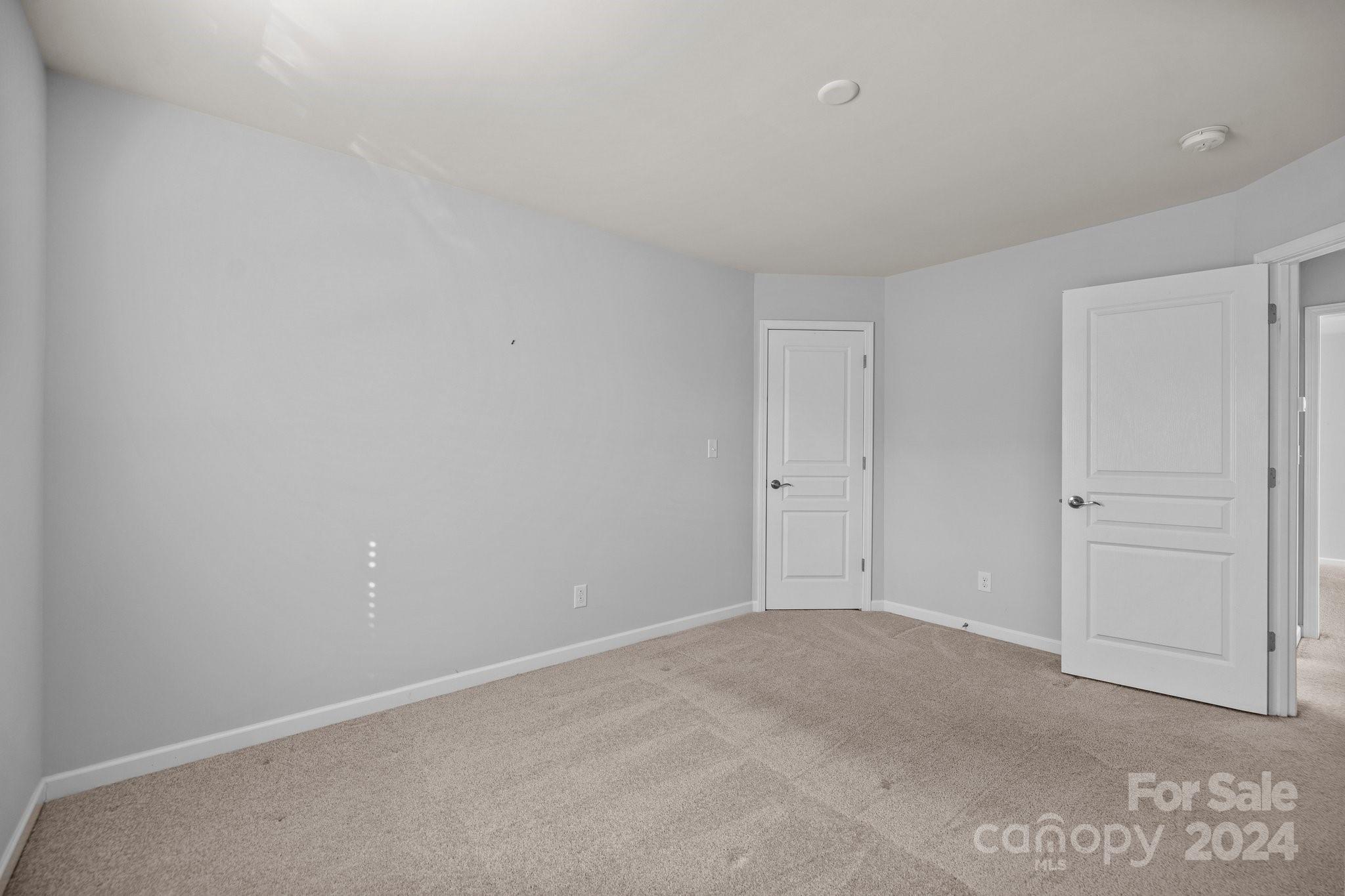 6044 Union Pacific Avenue