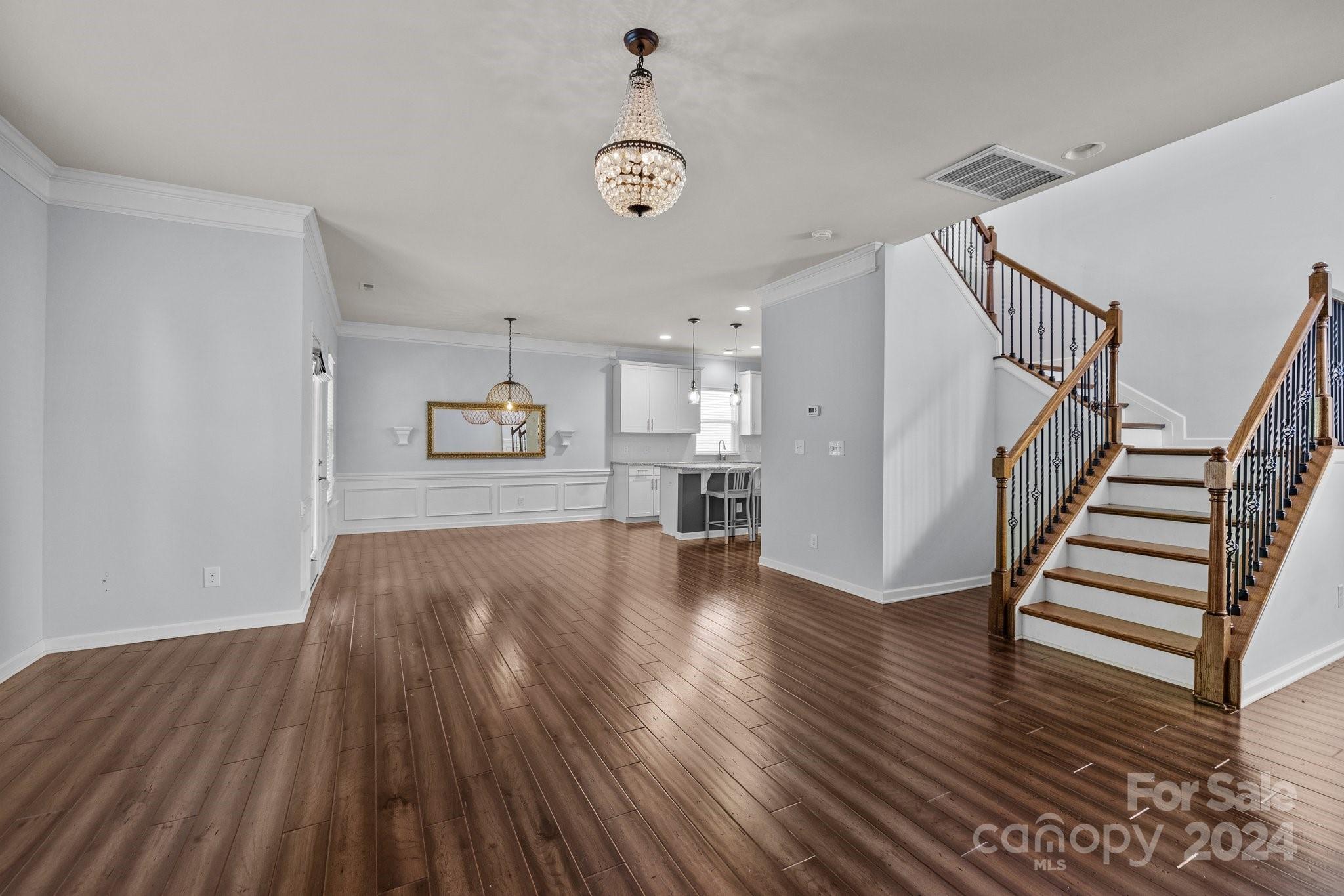 6044 Union Pacific Avenue