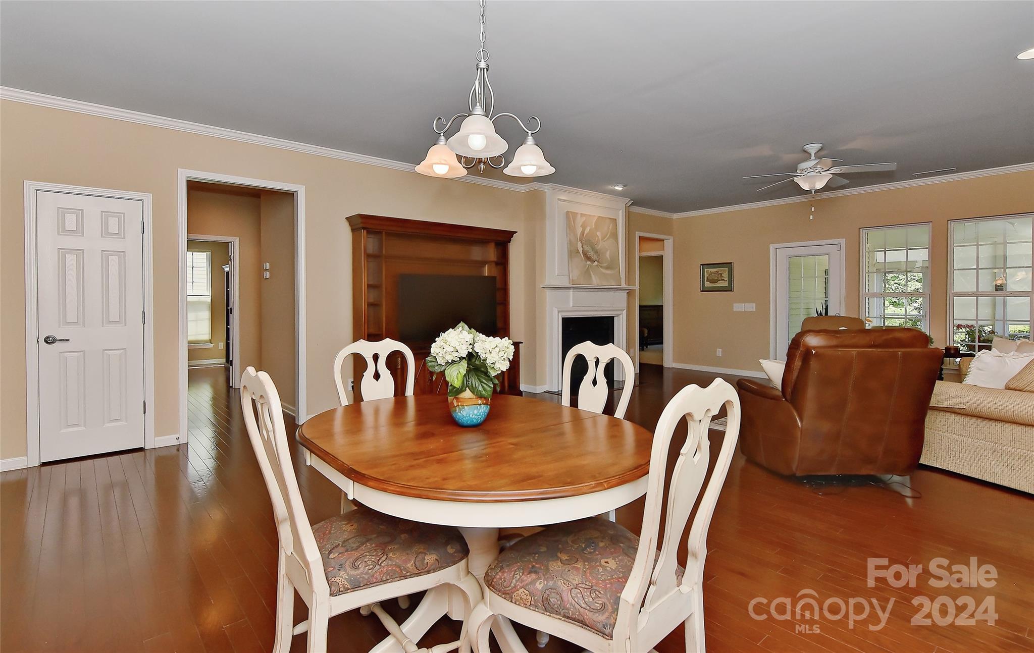 8071 Crater Lake Drive