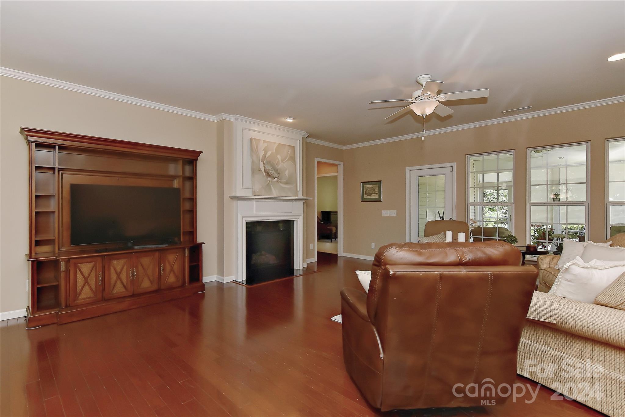 8071 Crater Lake Drive