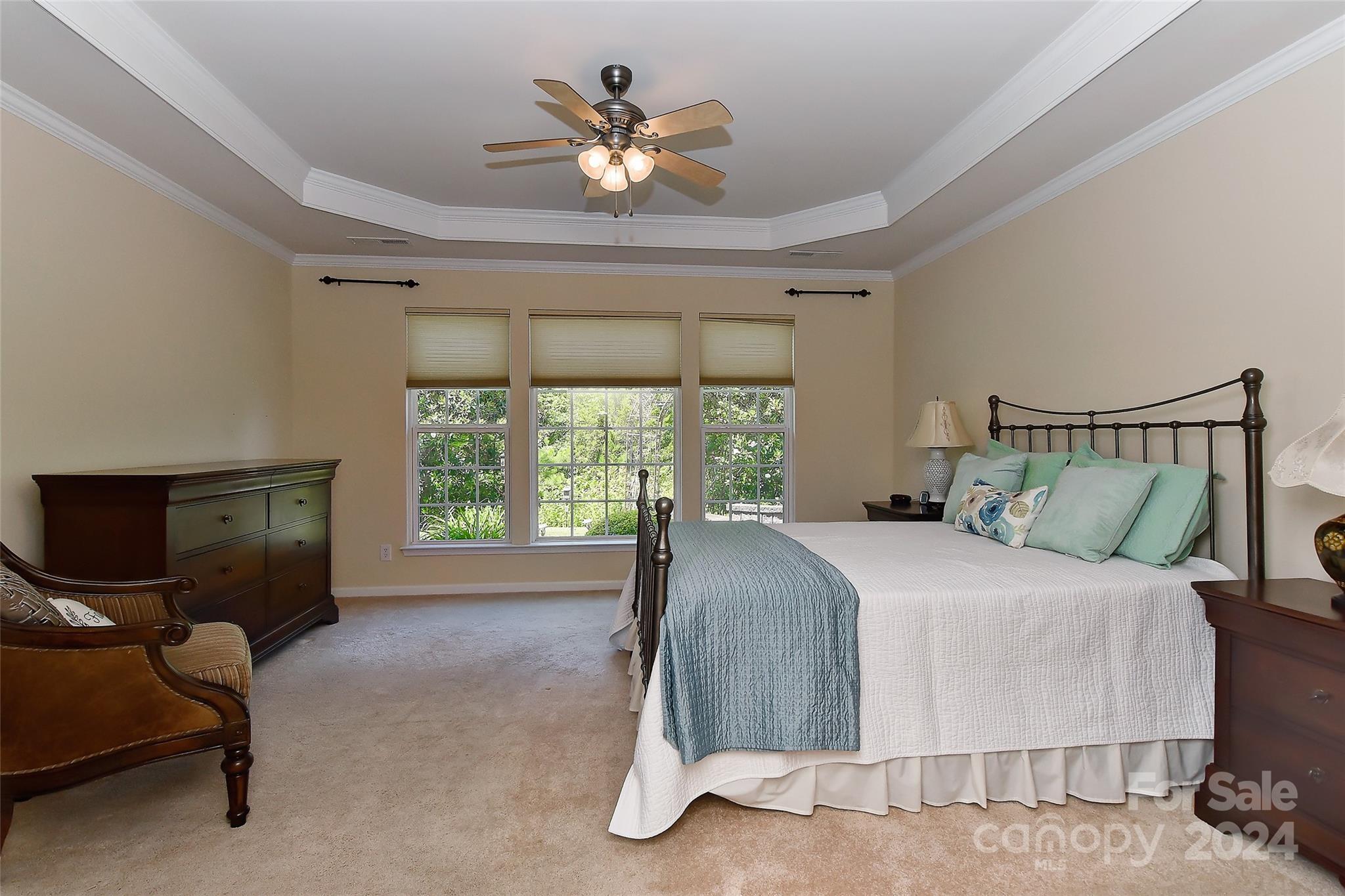8071 Crater Lake Drive