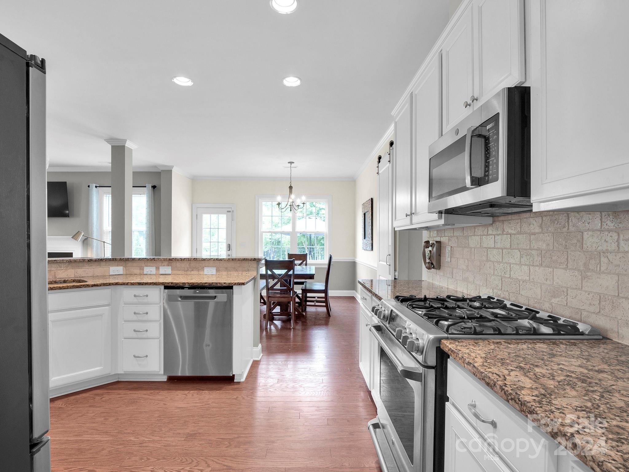 3800 Bronte Lane