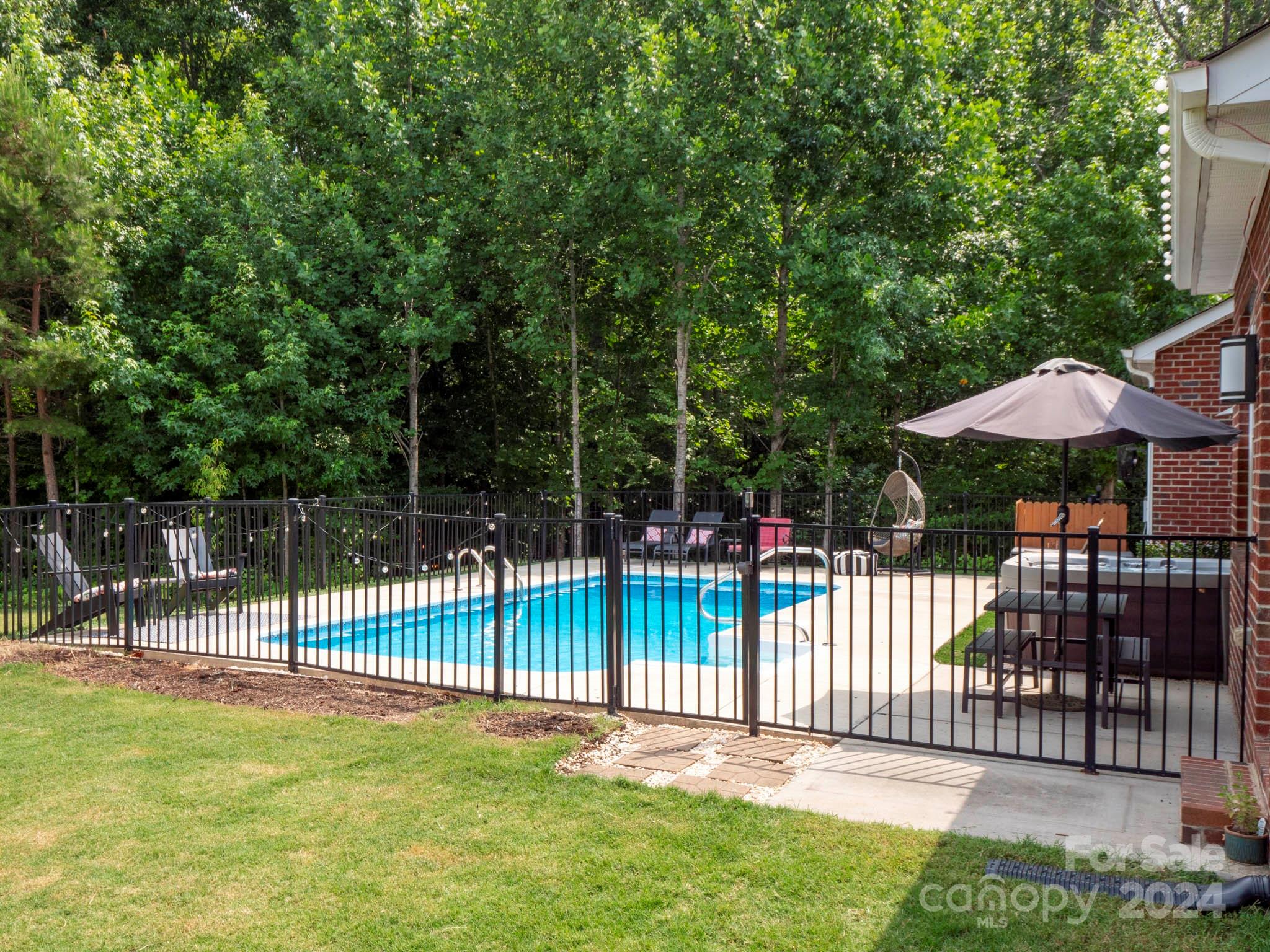3800 Bronte Lane