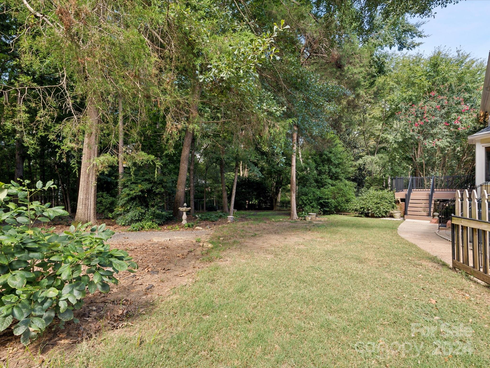5332 Hillingdon Road