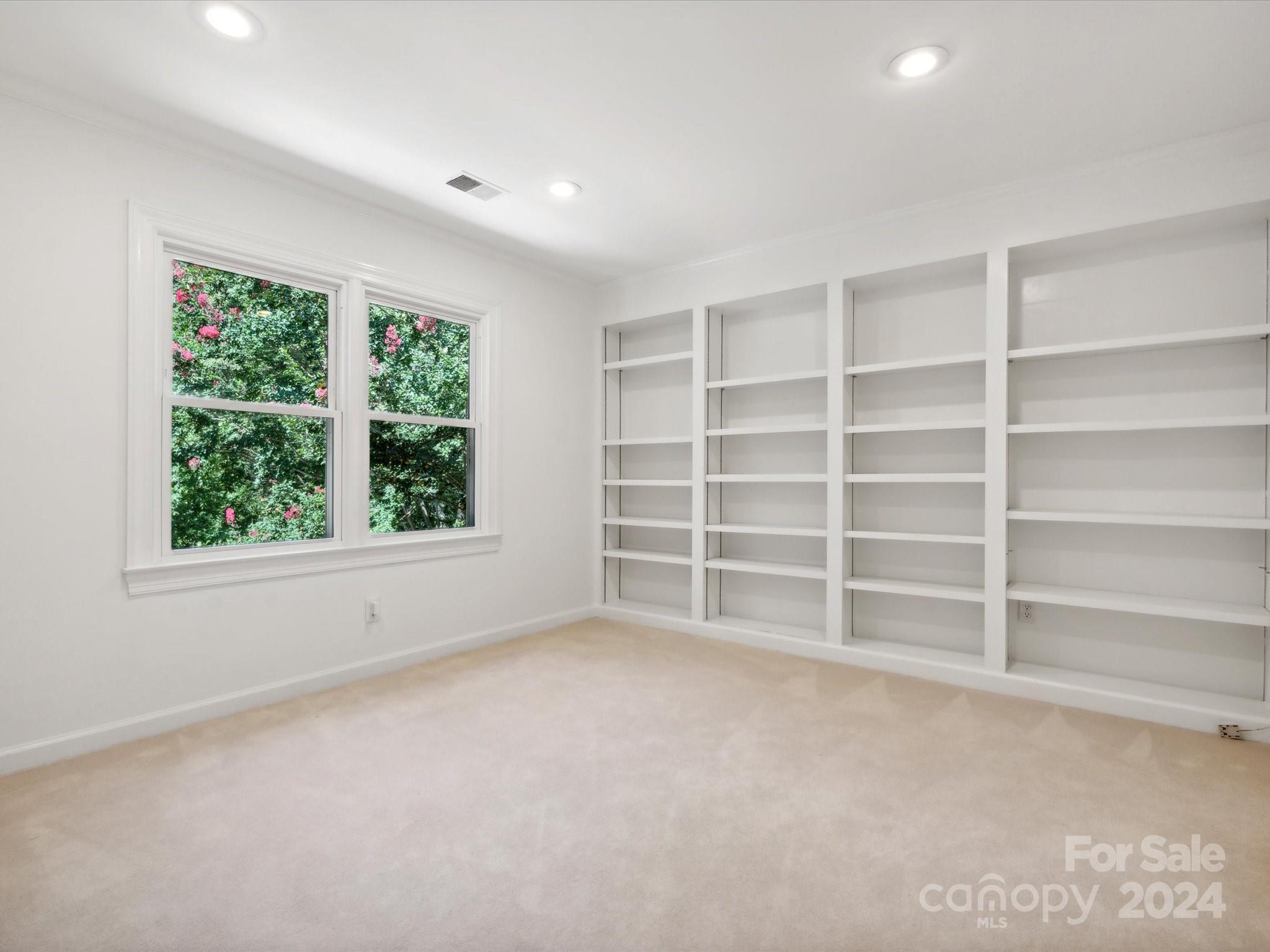 5332 Hillingdon Road