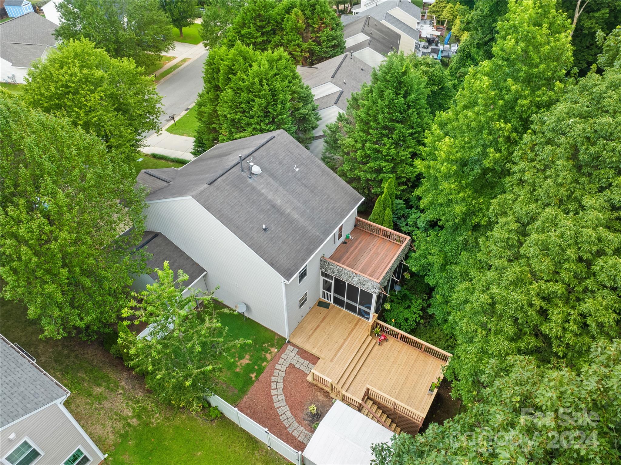 518 River View Drive
