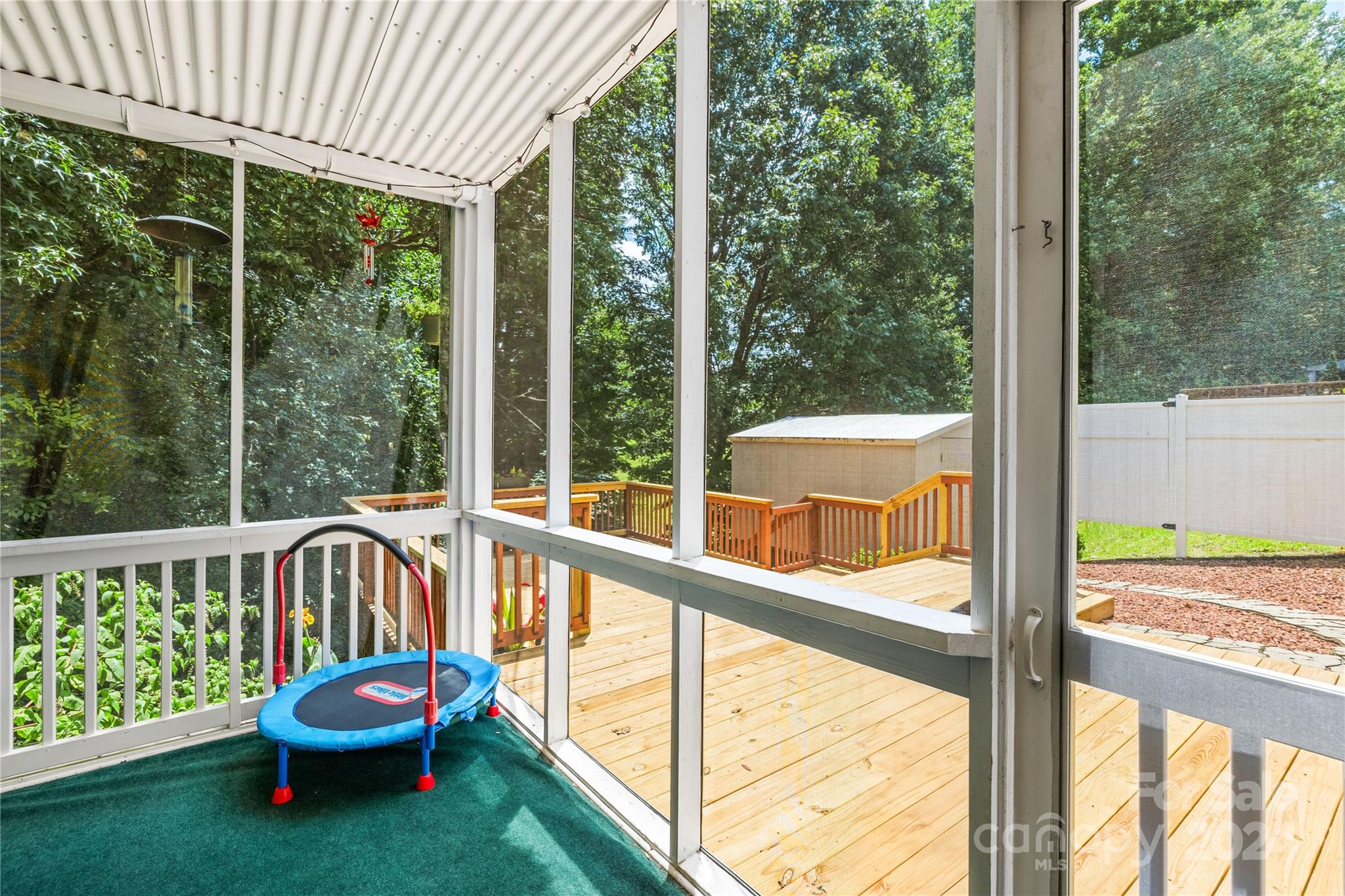 518 River View Drive