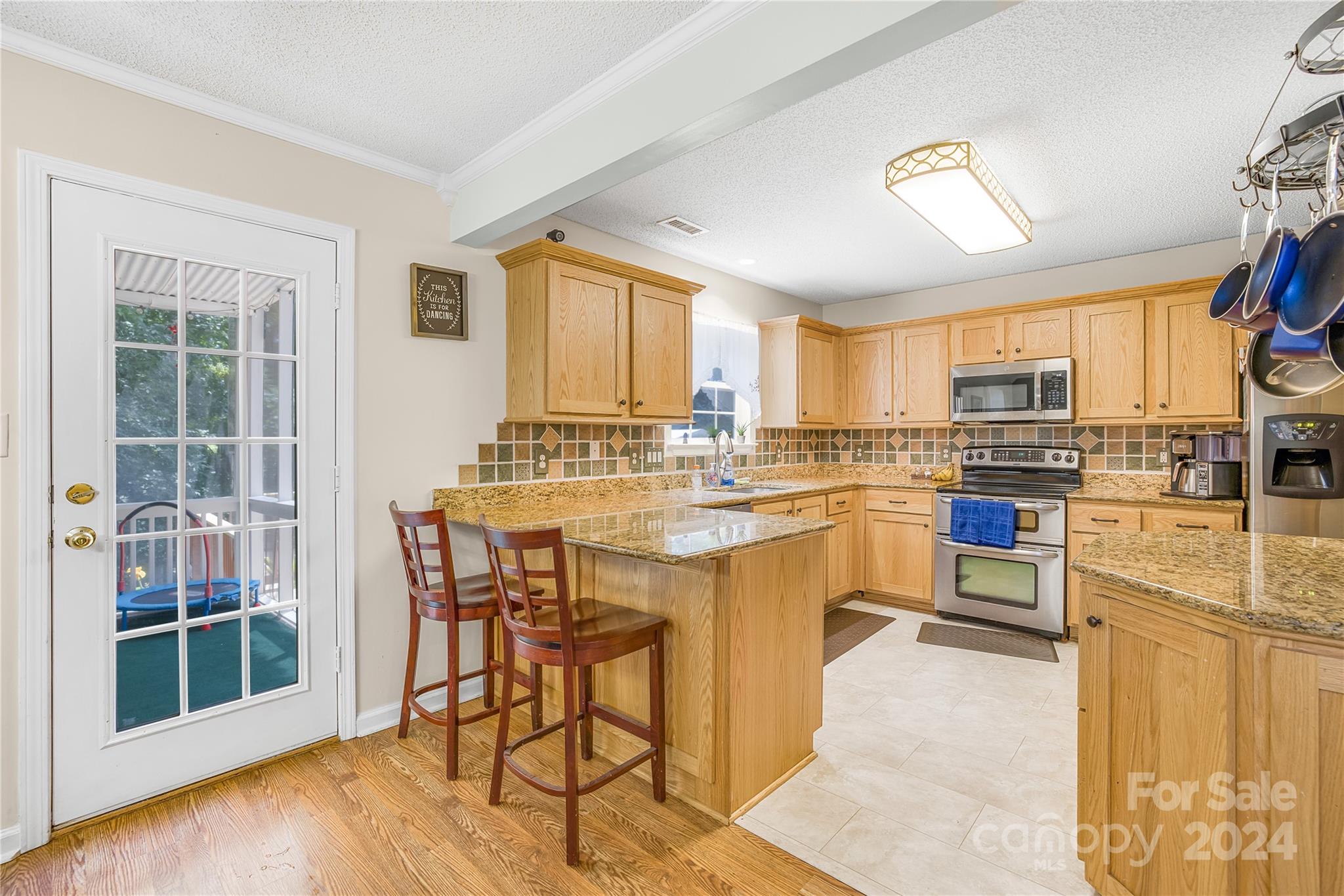 518 River View Drive