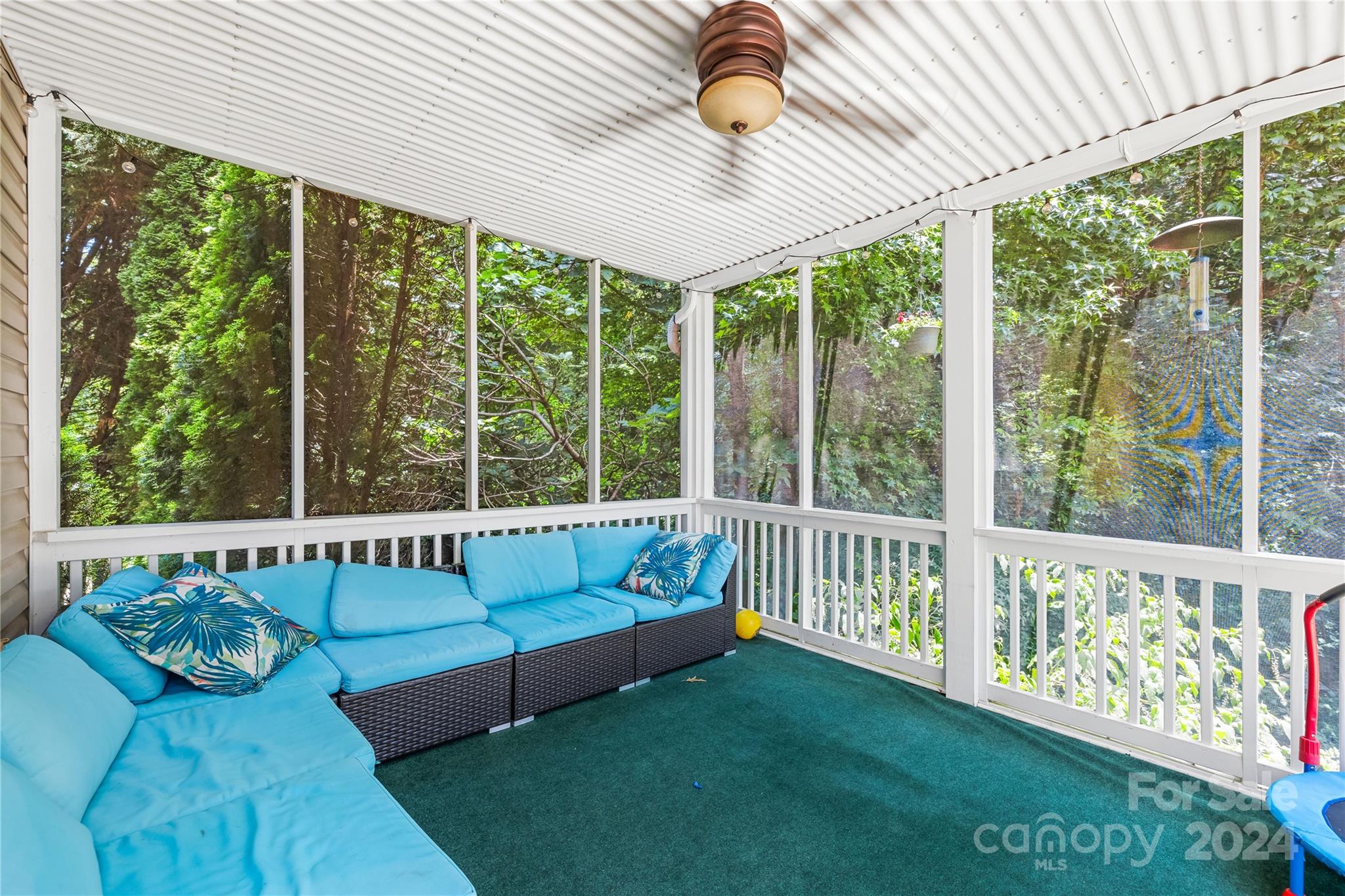 518 River View Drive