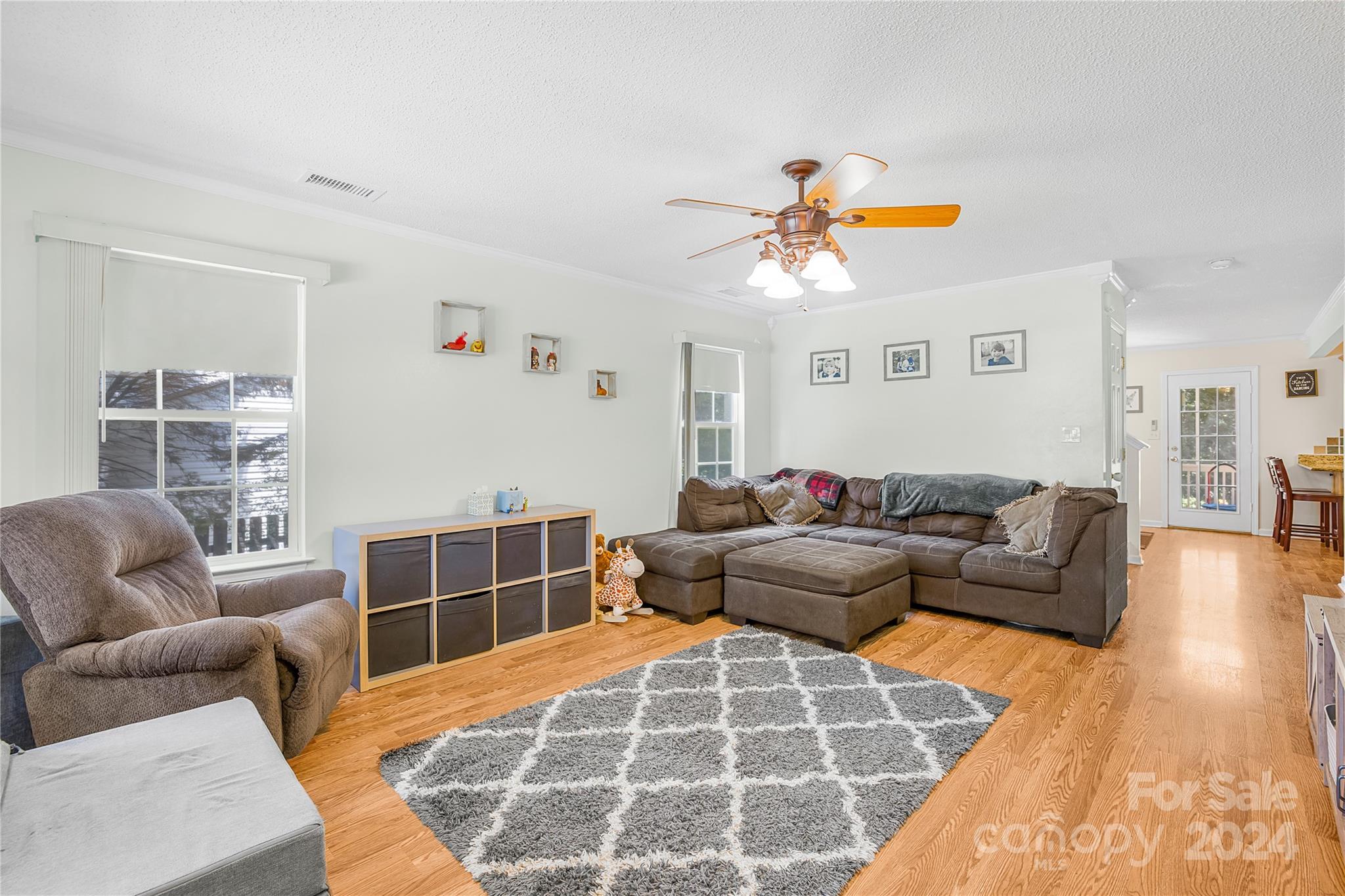 518 River View Drive