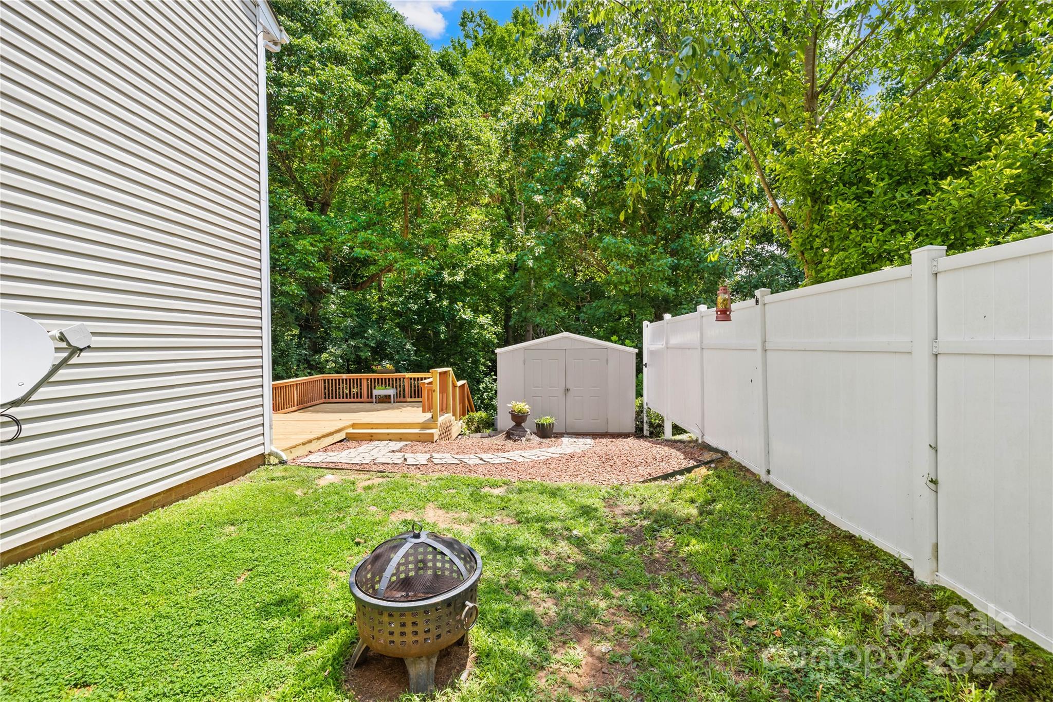 518 River View Drive