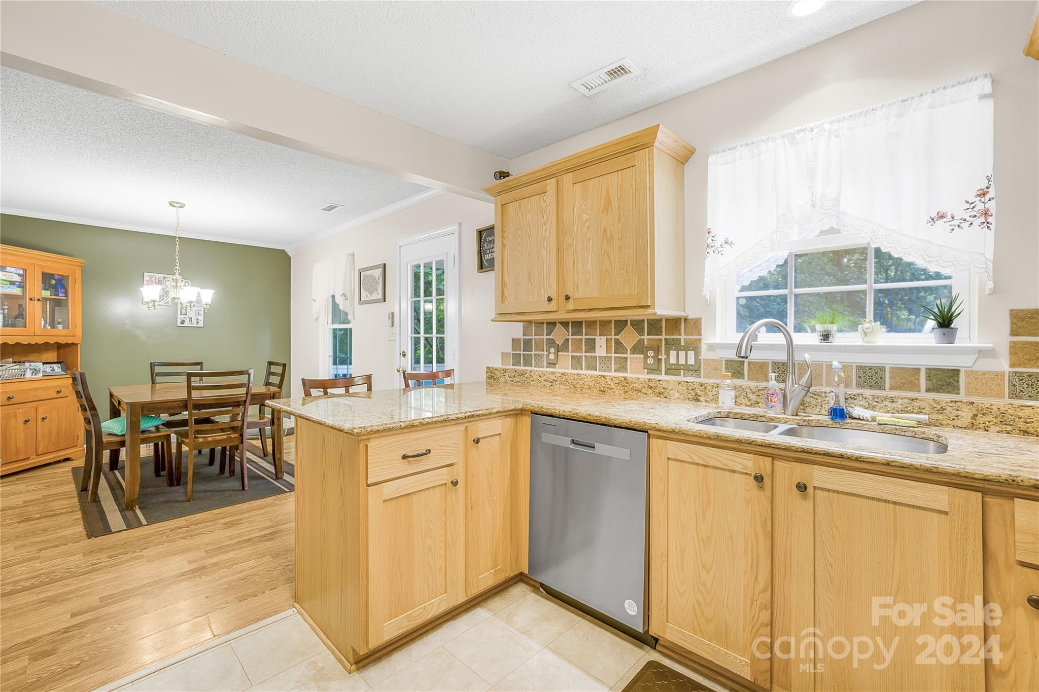 518 River View Drive