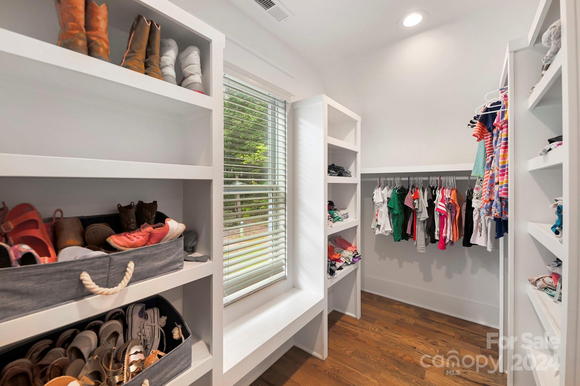 2710 Lee Lawing Road Unit: 12