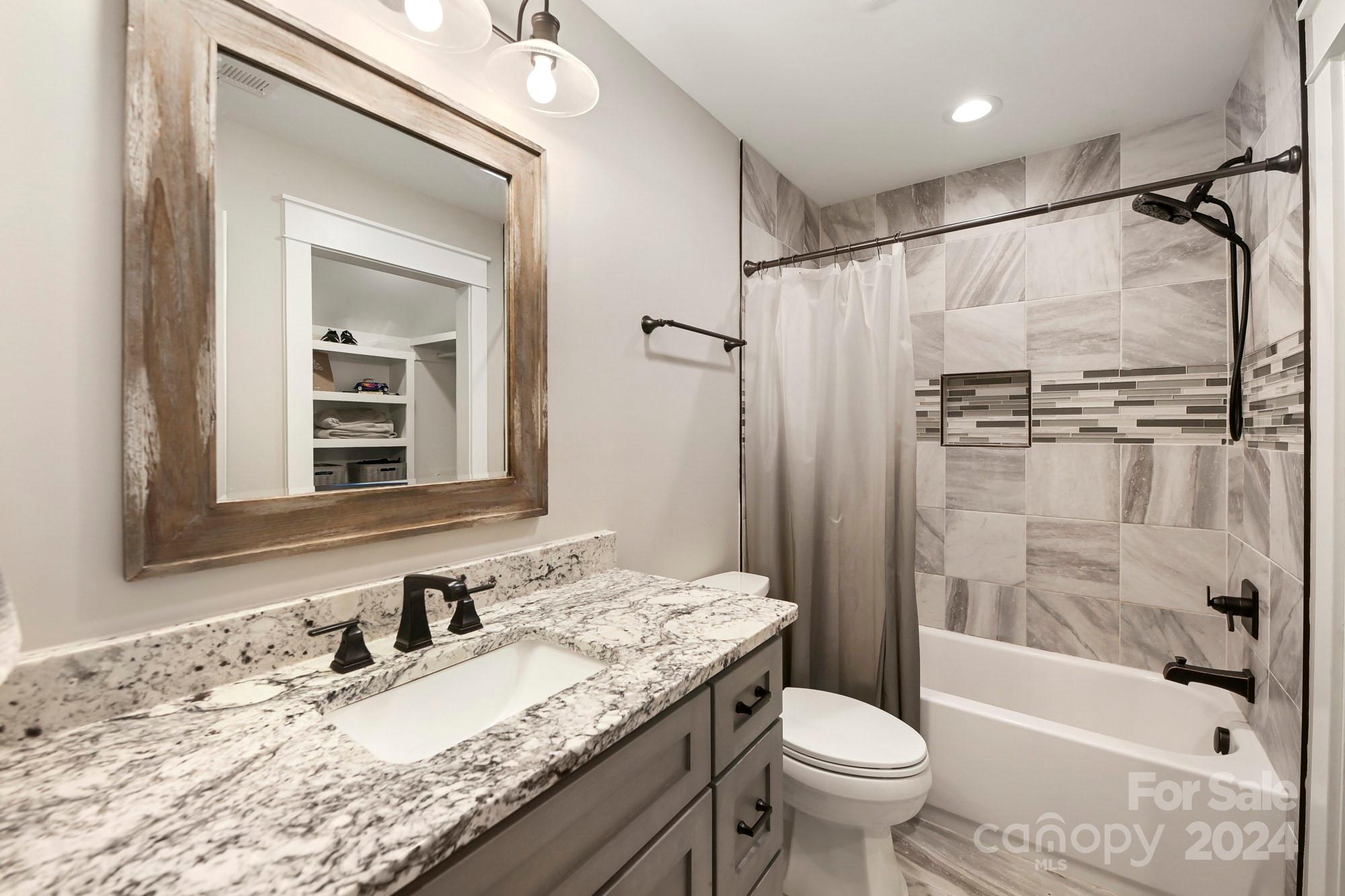 2710 Lee Lawing Road Unit: 12