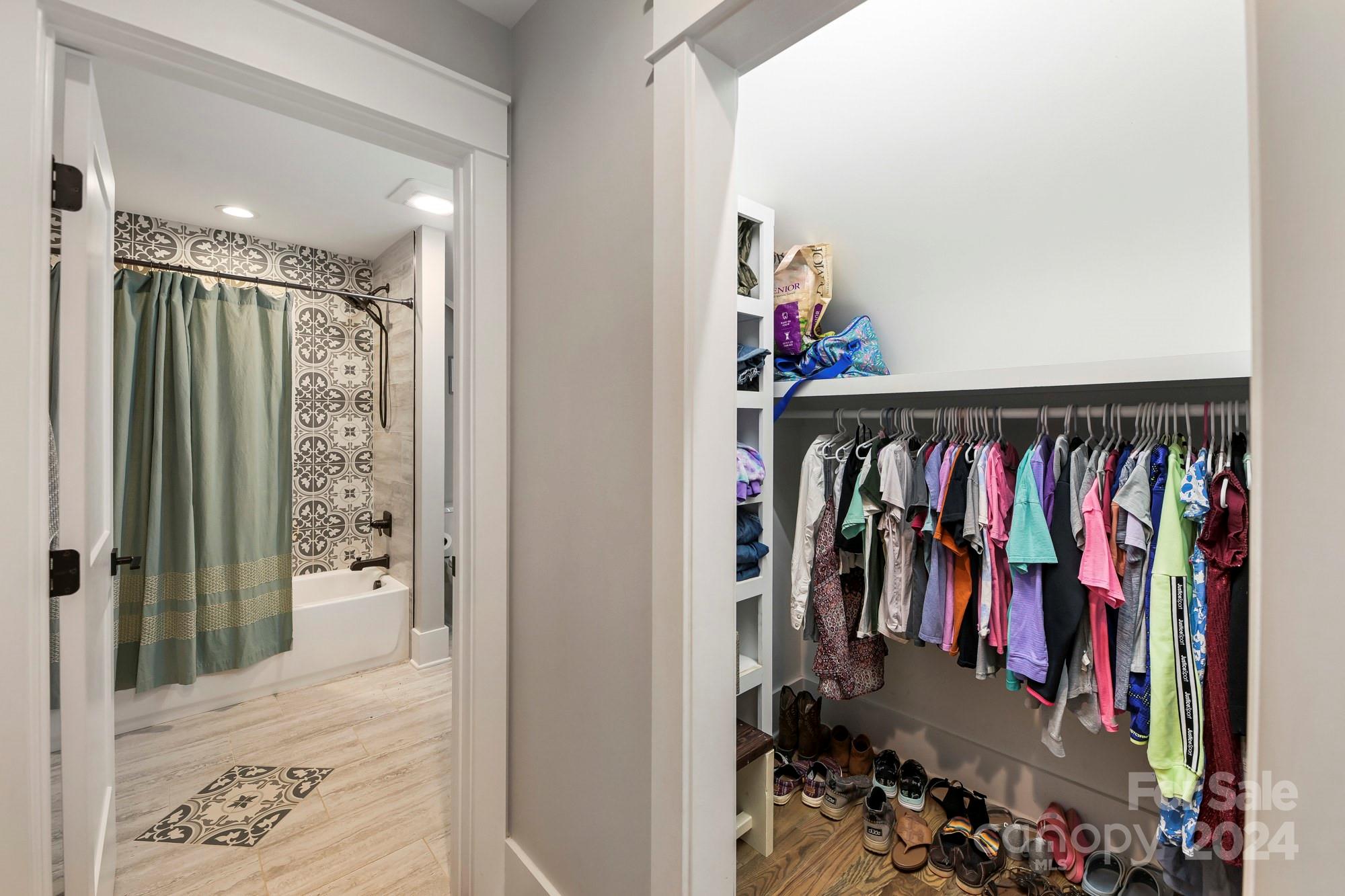 2710 Lee Lawing Road Unit: 12