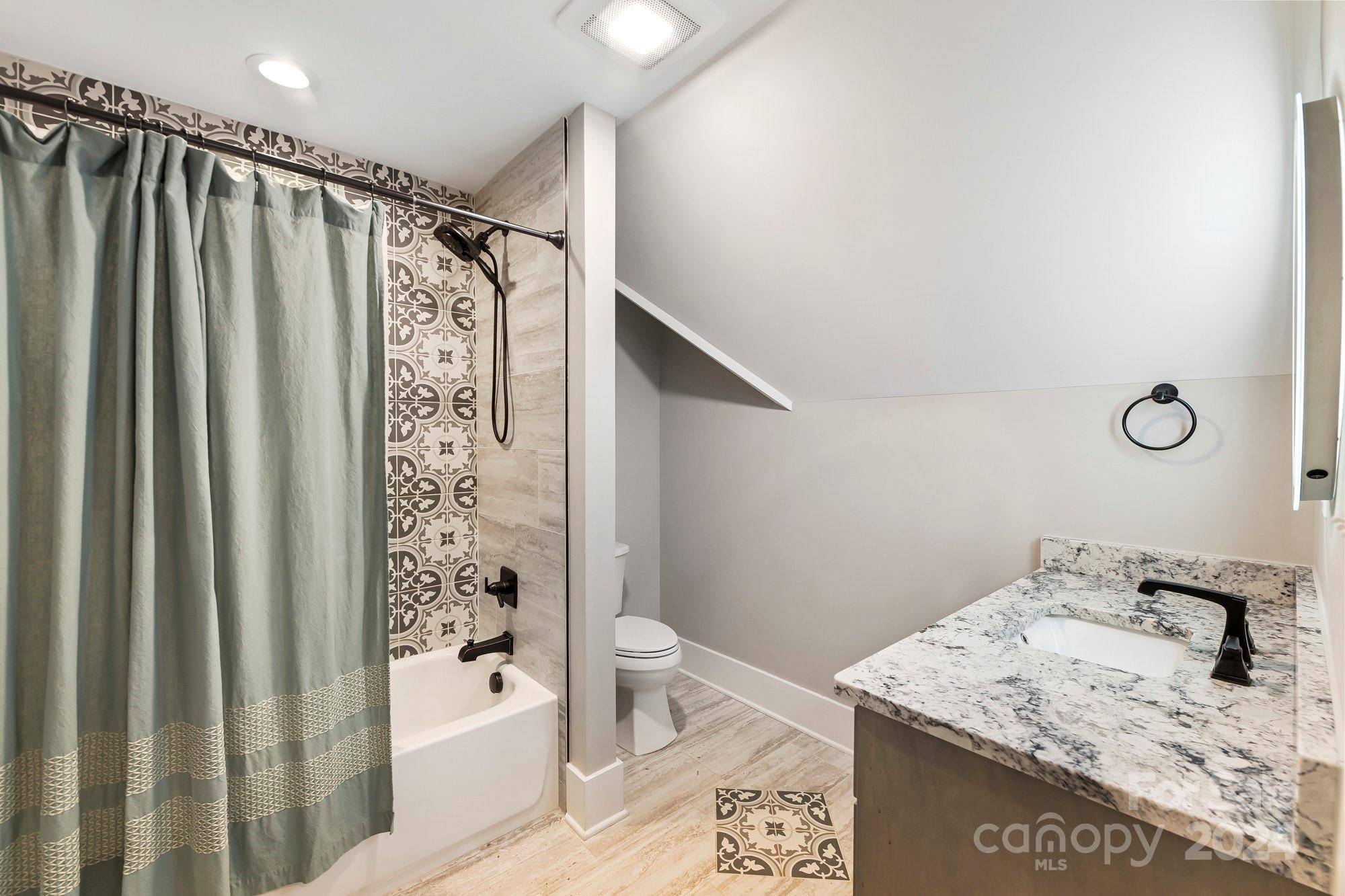 2710 Lee Lawing Road Unit: 12