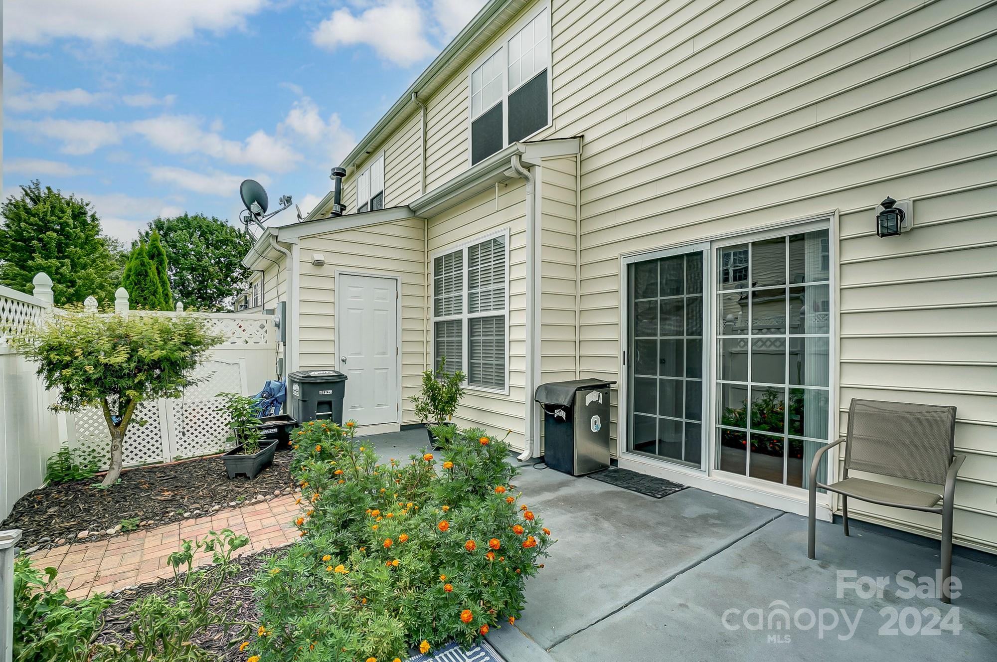 520 Bent Leaf Court Unit: 8
