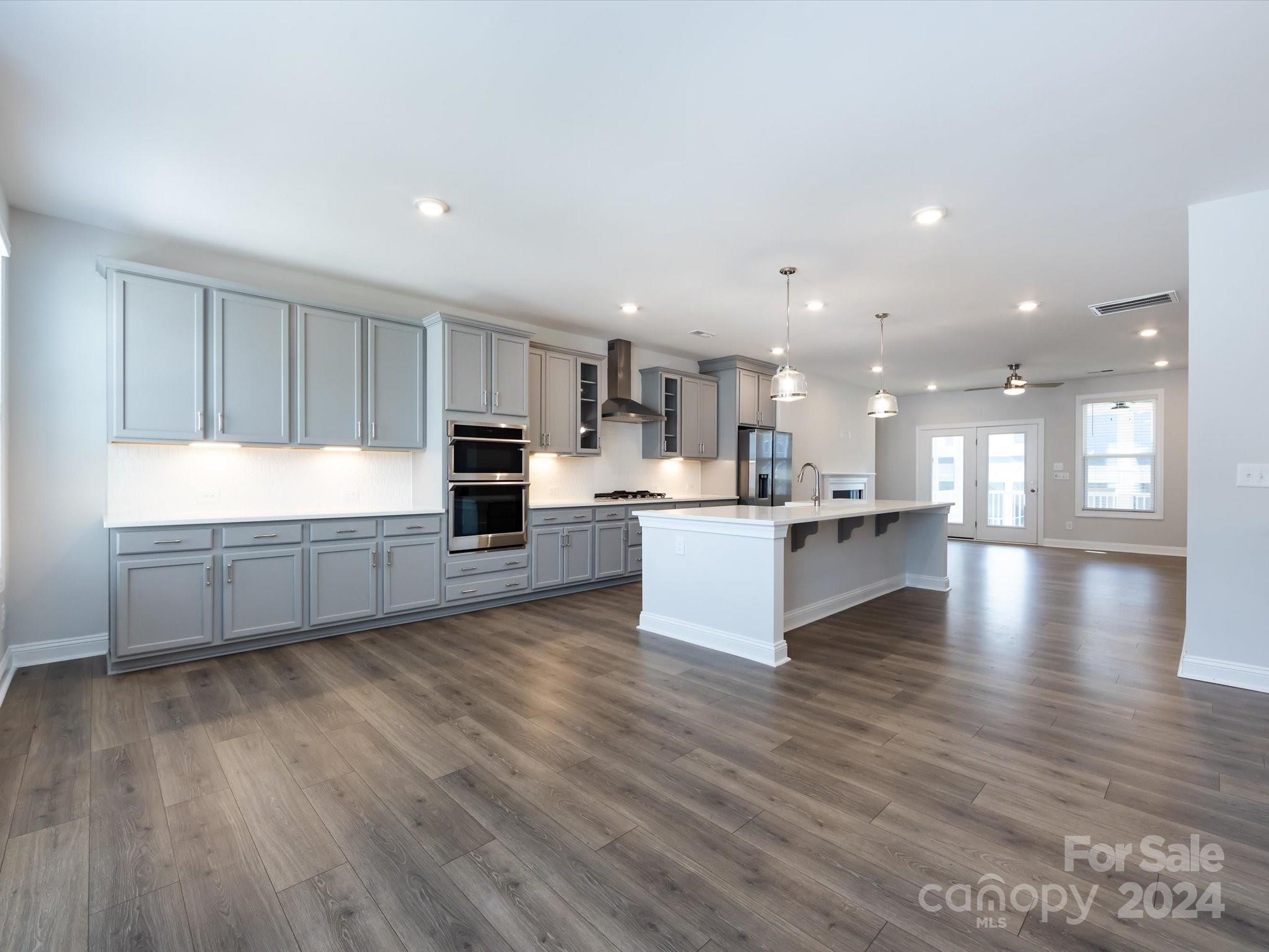 2642 Roseglen Lane